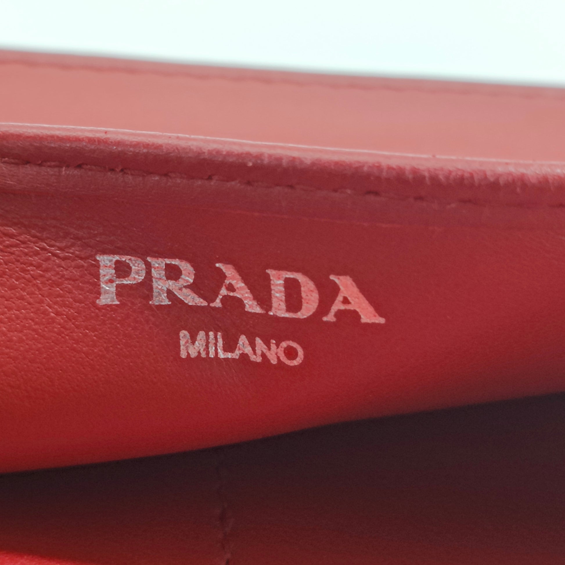Chain Wallet Crossbody Nappa Gaufre