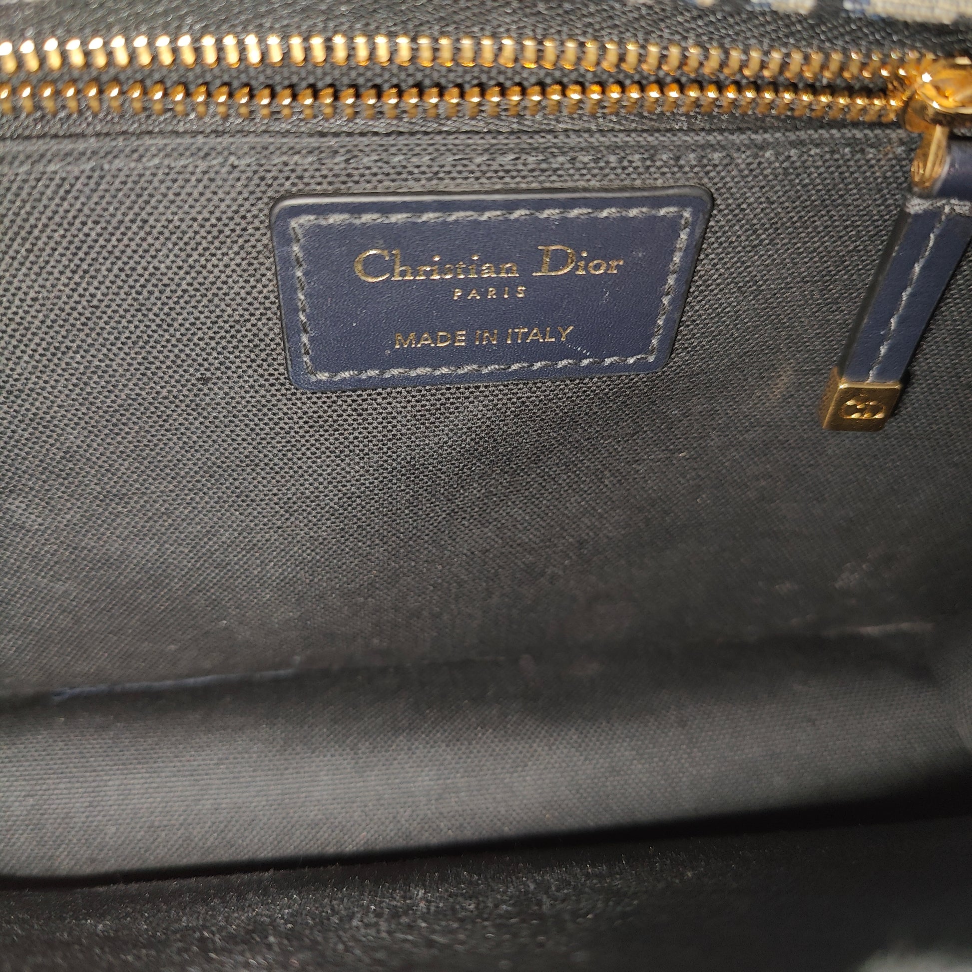 30 Montaigne Flap Bag Oblique Canvas