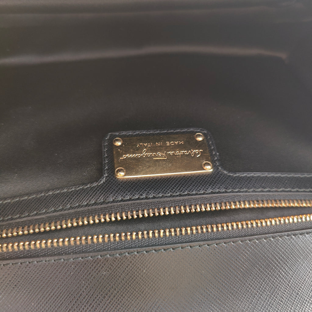 Miss Vara Bow Crossbody Bag Leather Medium