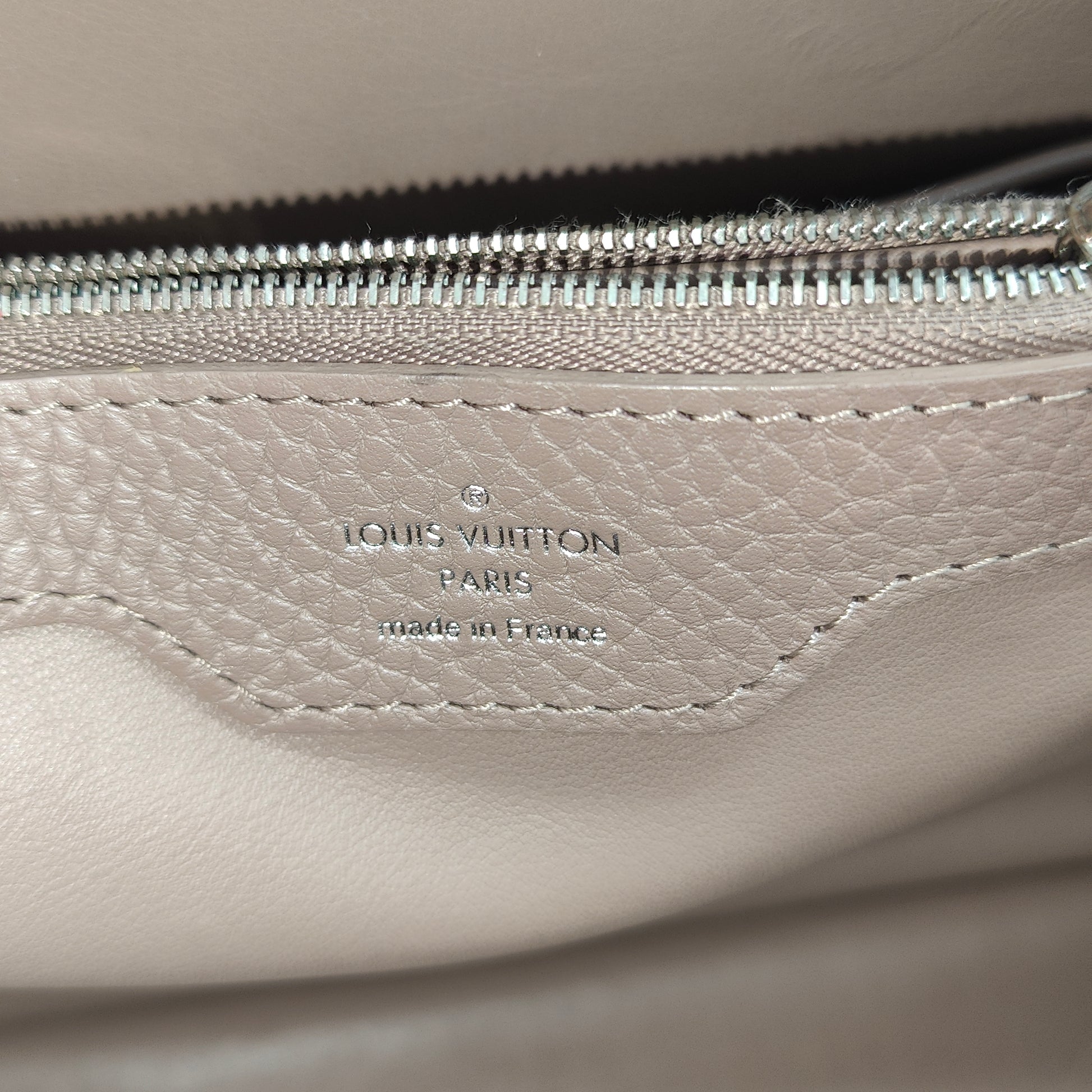 Magnolia Taurillon Leather Capucines MM