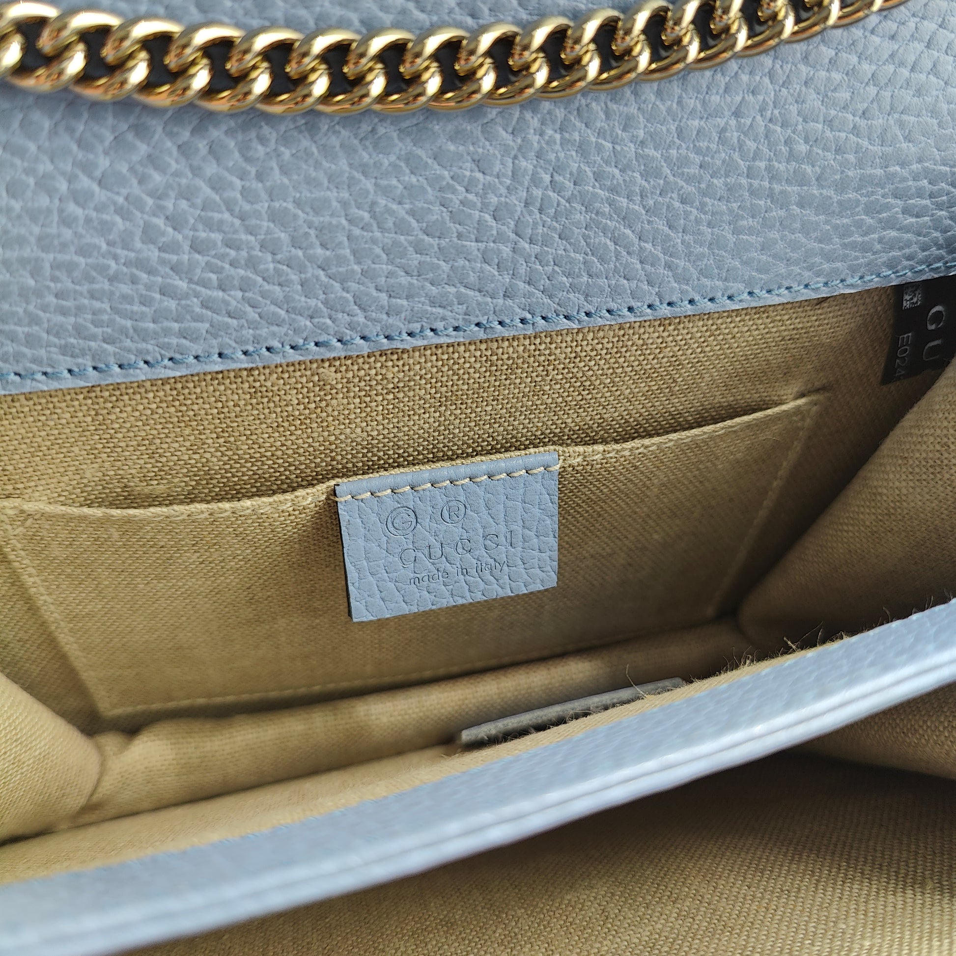 Interlocking Shoulder Bag Leather Small