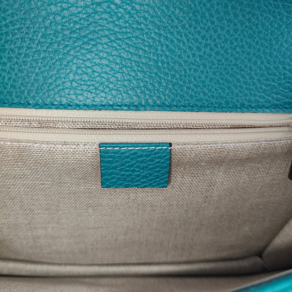 Interlocking Shoulder Bag Leather Medium