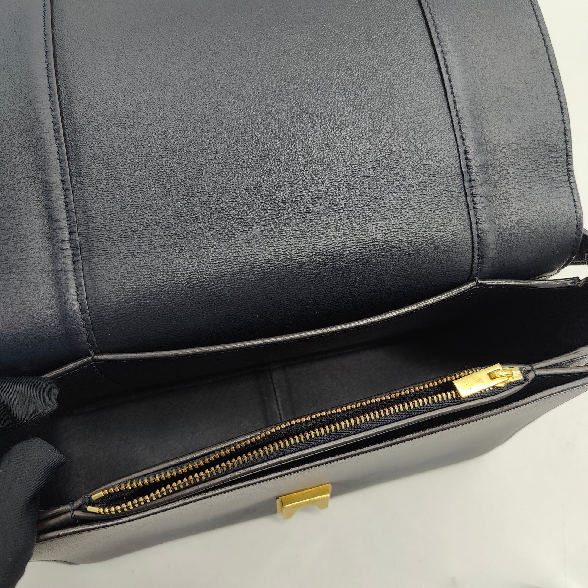 Frame Shoulder Bag Leather Medium