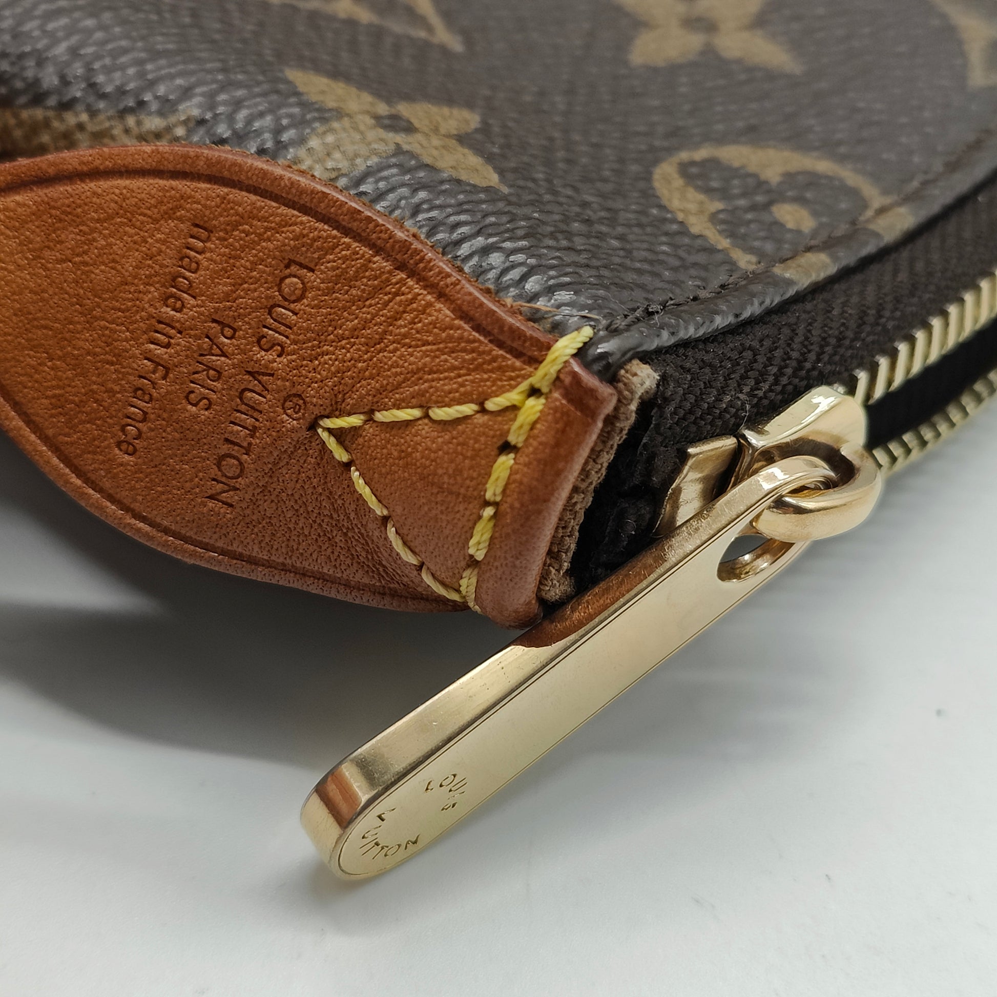 Totally Handbag Monogram Canvas MM