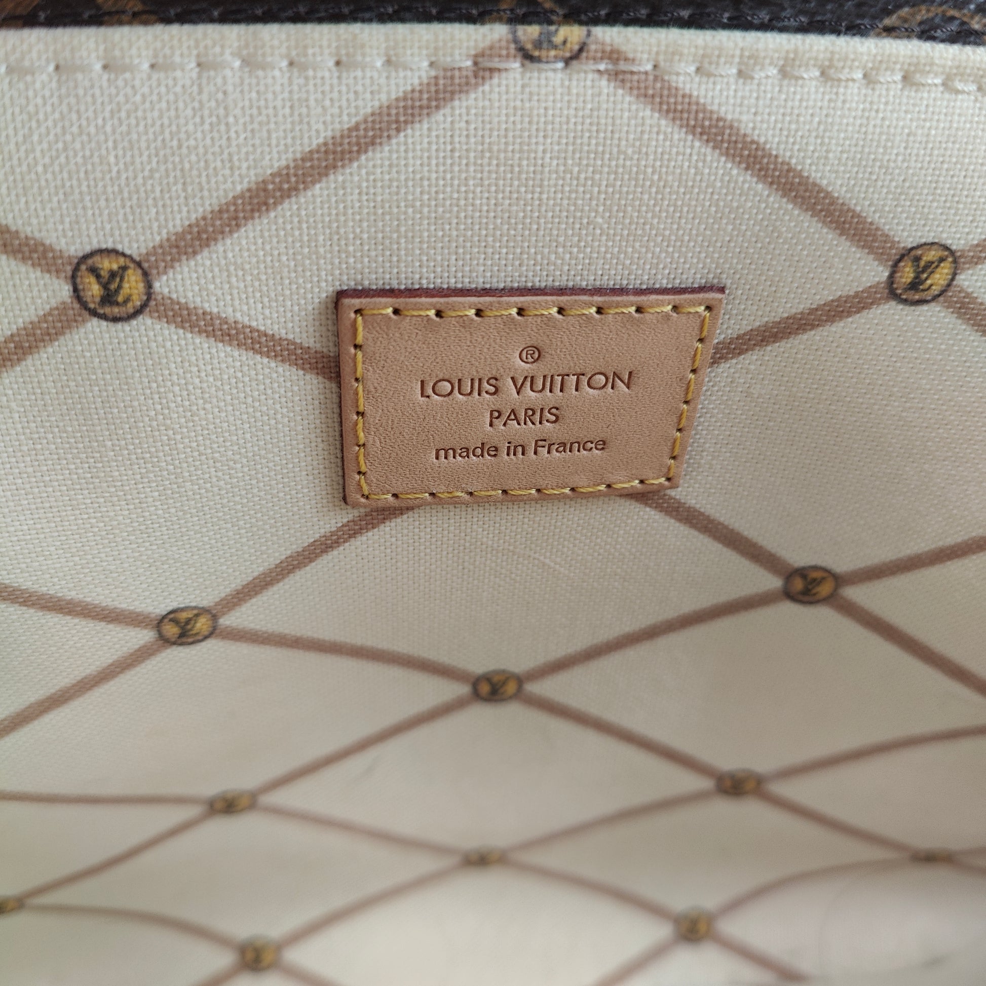 Pochette Metis Limited Edition Summer Trunks Monogram Canvas