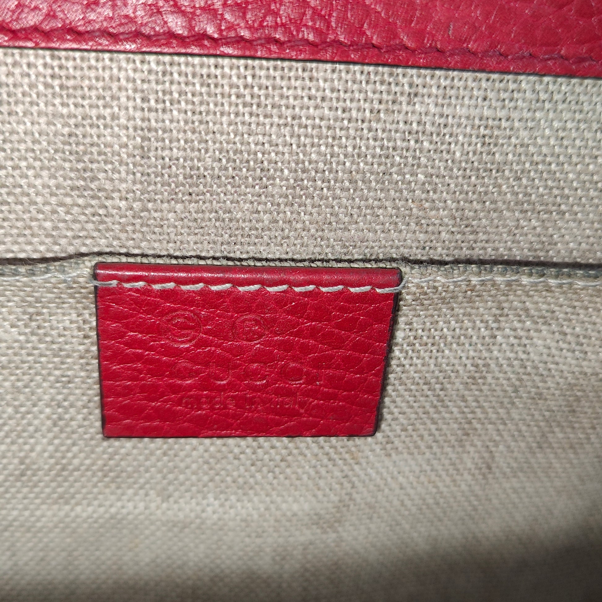 Interlocking Shoulder Bag Leather Small