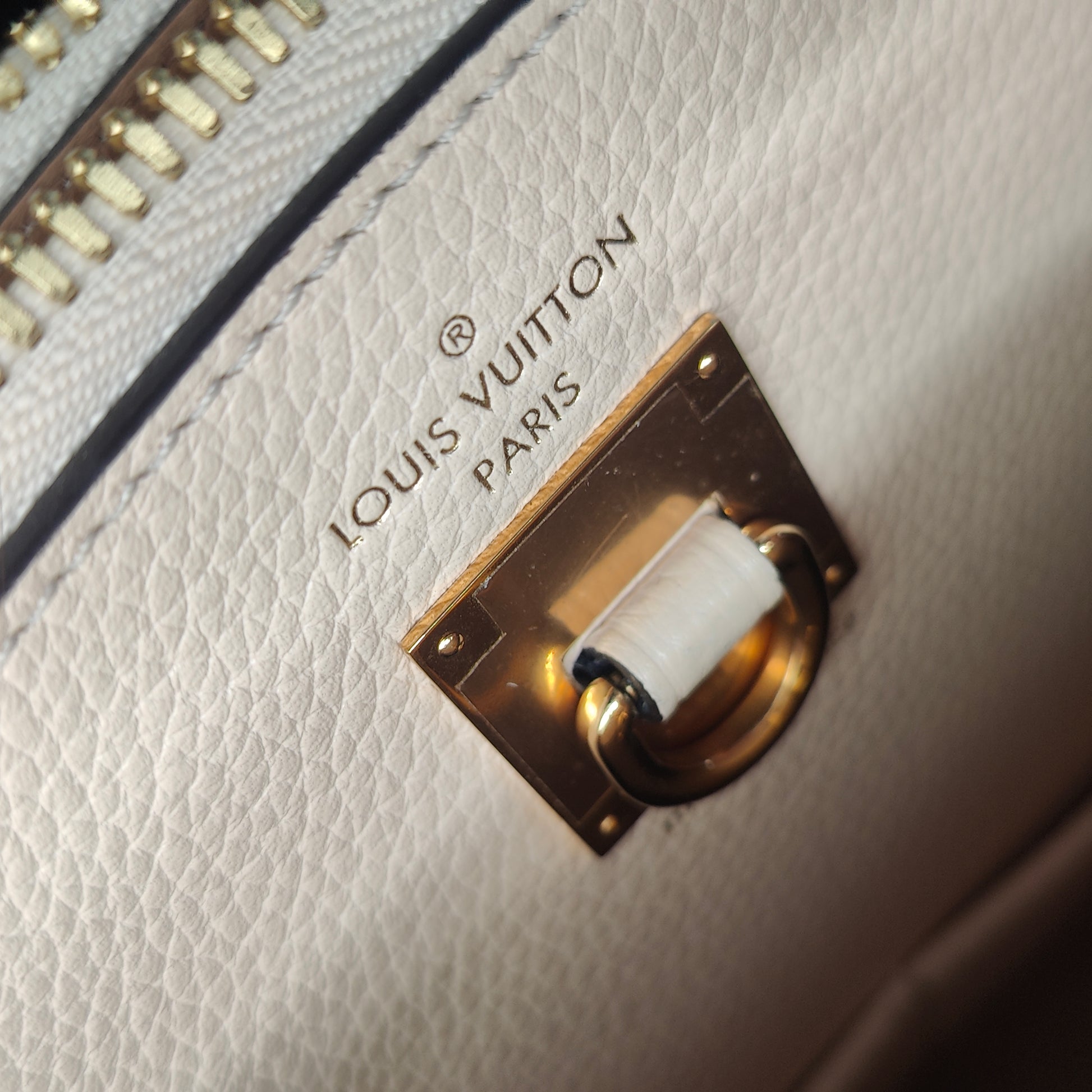 City Steamer Handbag Leather MM
