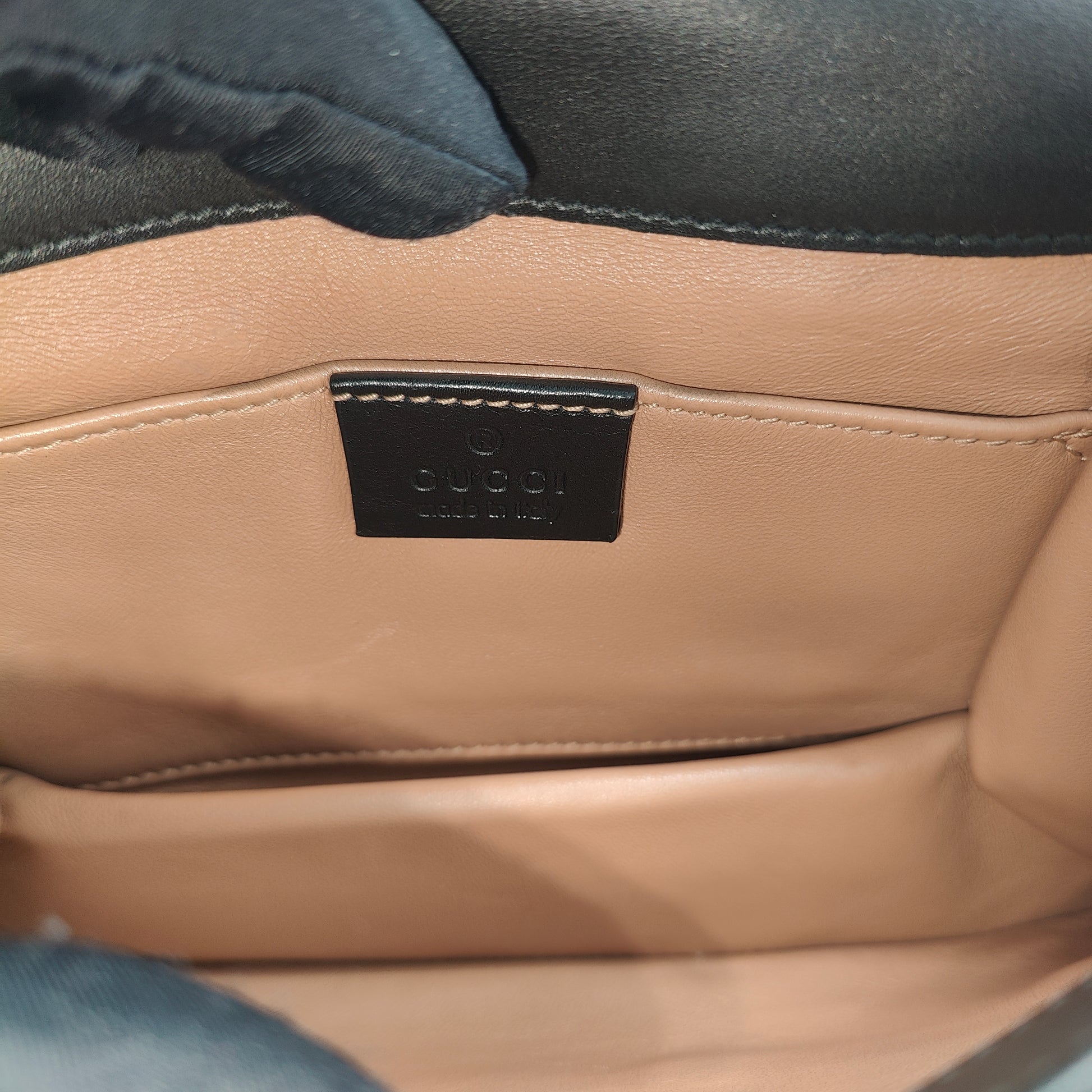 Pre-owned GUCCI Leather Shoulder Bags Broadway Pearly Bee Shoulder Bag Embellished Leather Black