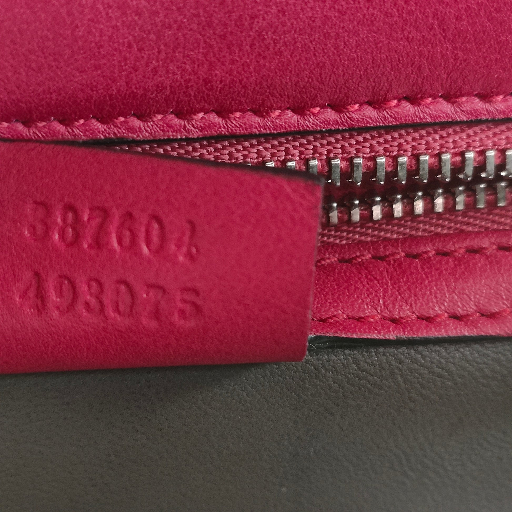 Interlocking Shoulder Bag Leather Medium