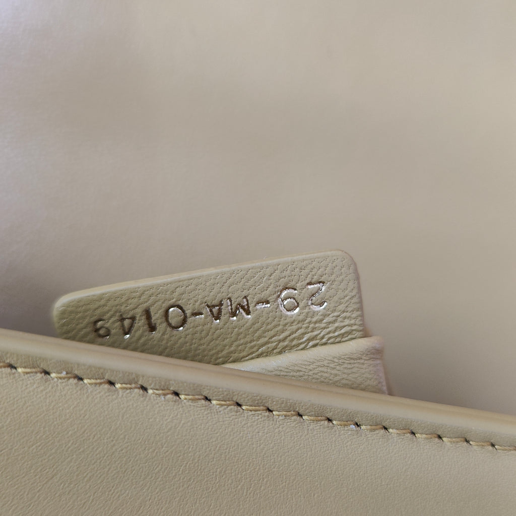 30 Montaigne Flap Bag Gradient Leather