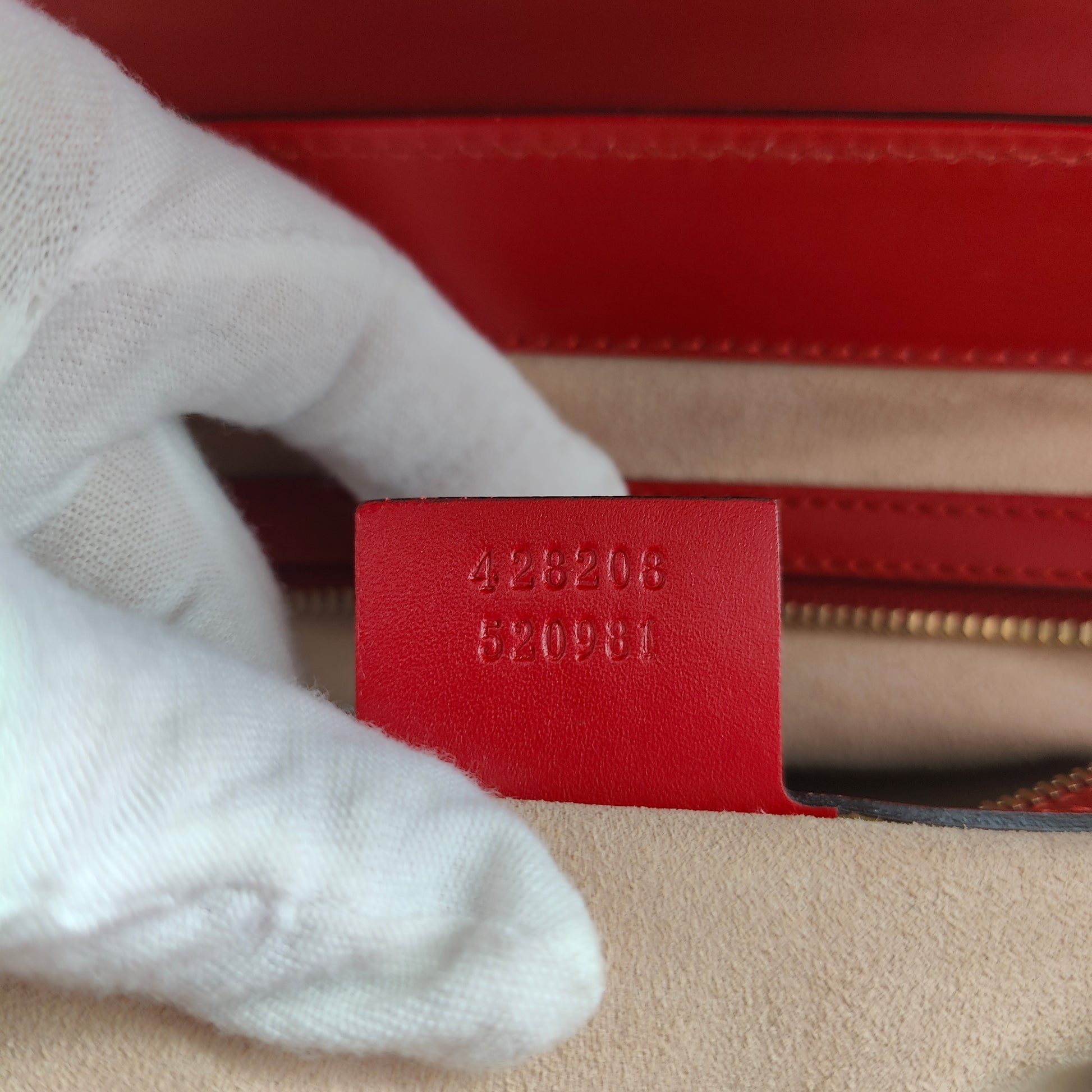 Medium GG Signature Padlock Bag