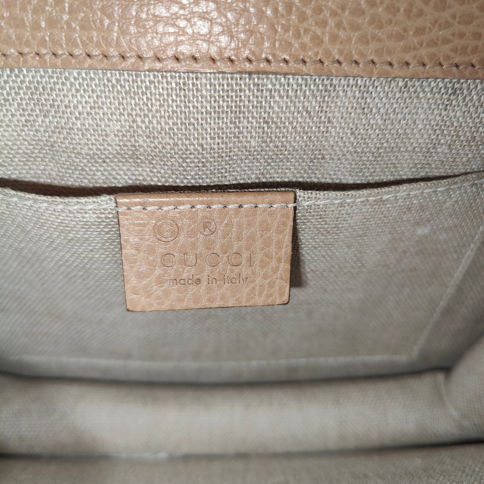 Interlocking Shoulder Bag Leather Small