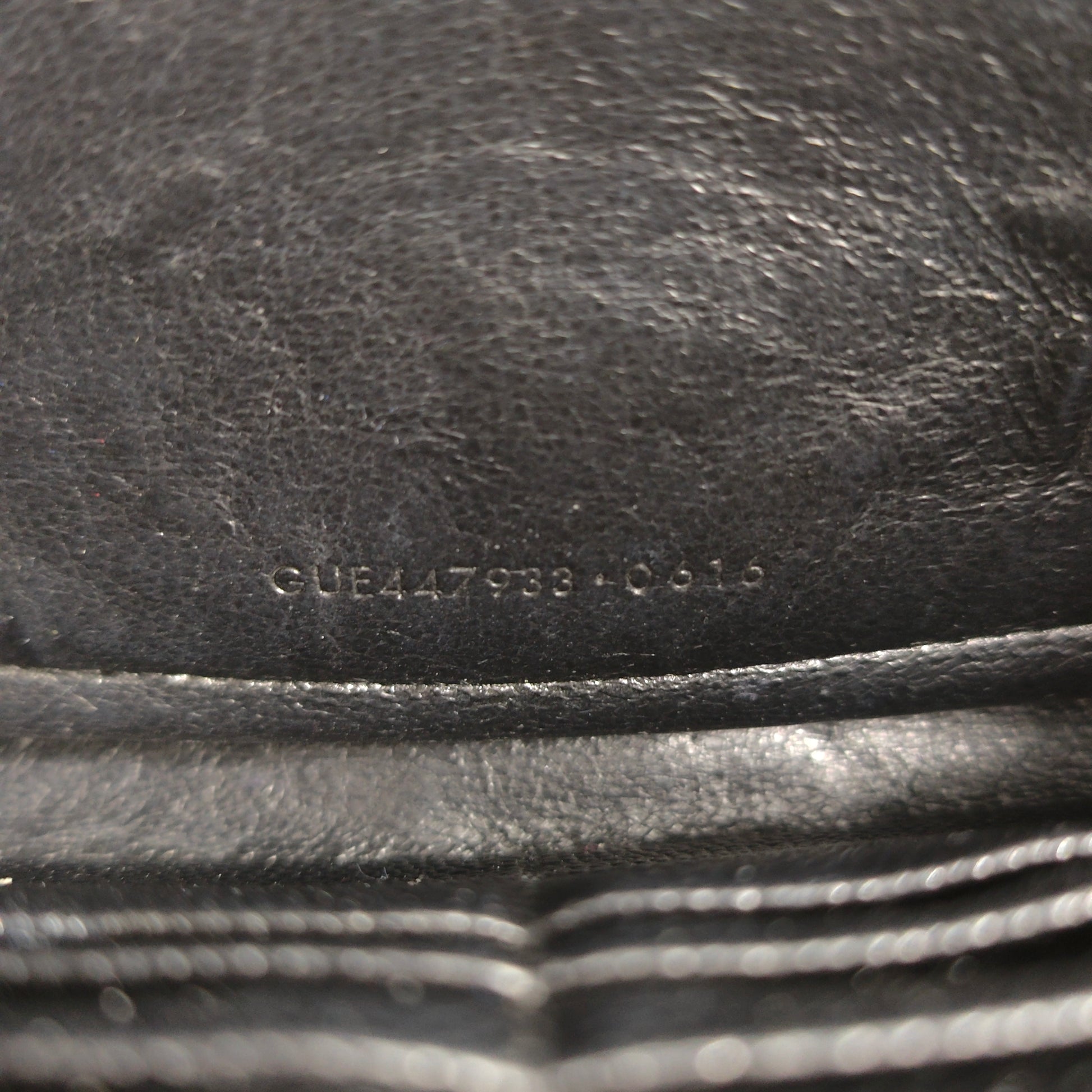 Classic Monogram Crossbody Bag Grainy Leather Medium