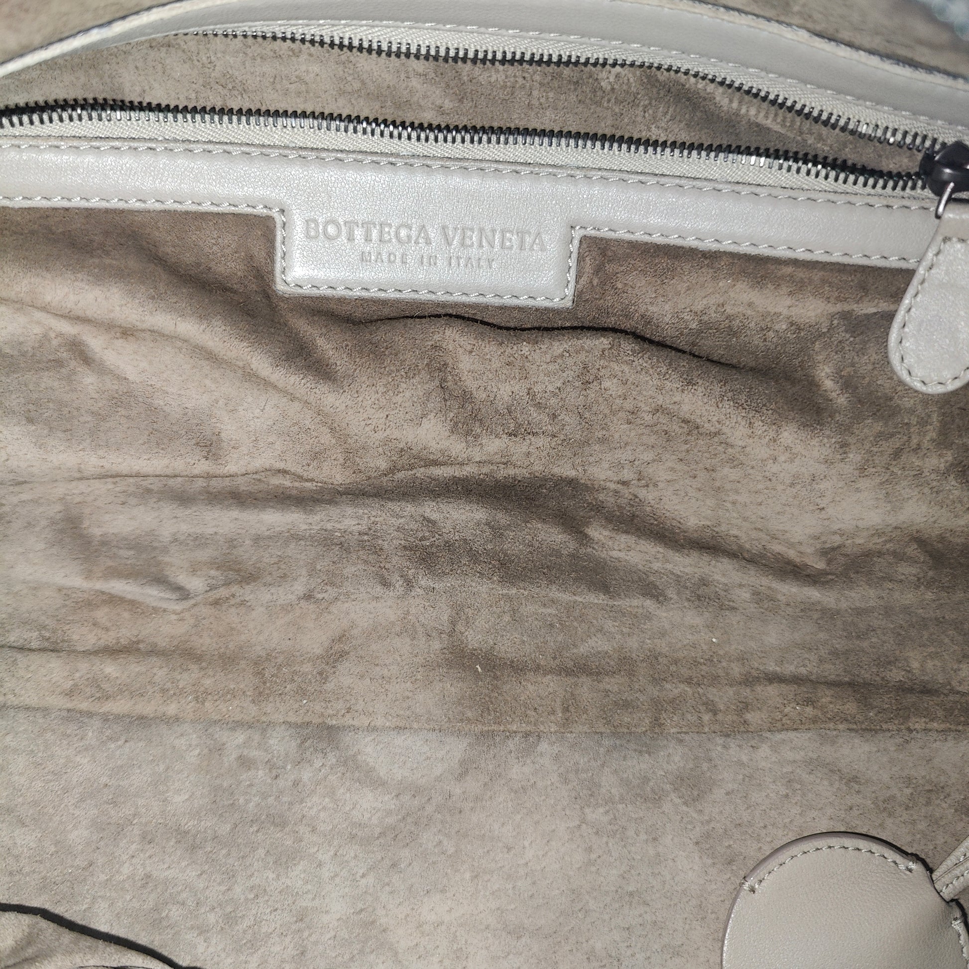 Montaigne Shoulder Bag Intrecciato Nappa Medium