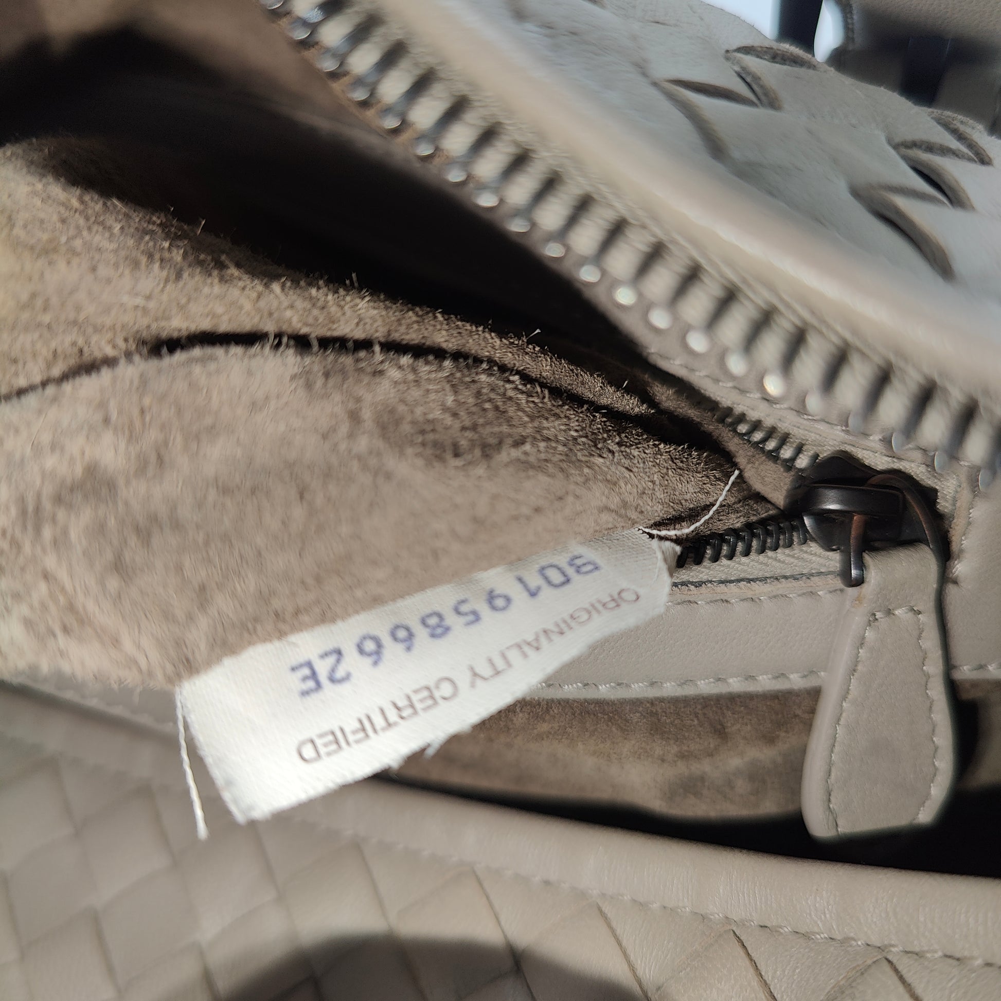 Montaigne Shoulder Bag Intrecciato Nappa Medium