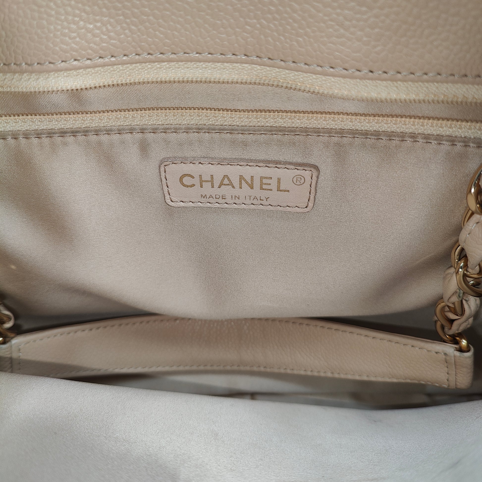 Grand Shopping Tote Quilted Caviar