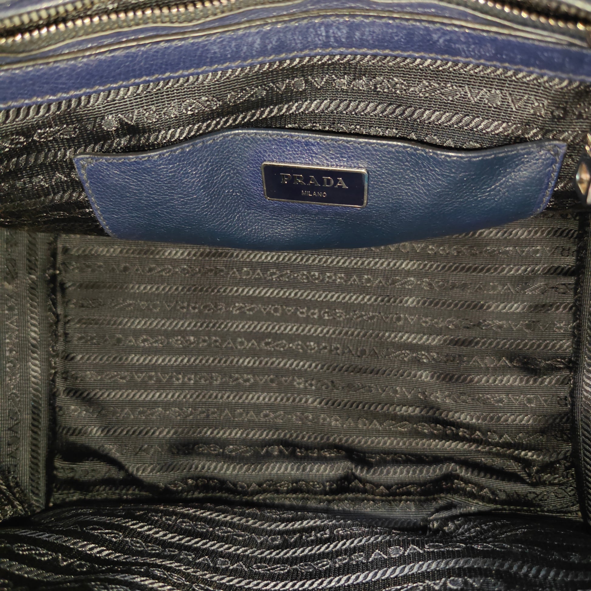 Twin Pocket Tote Glace Calf Medium