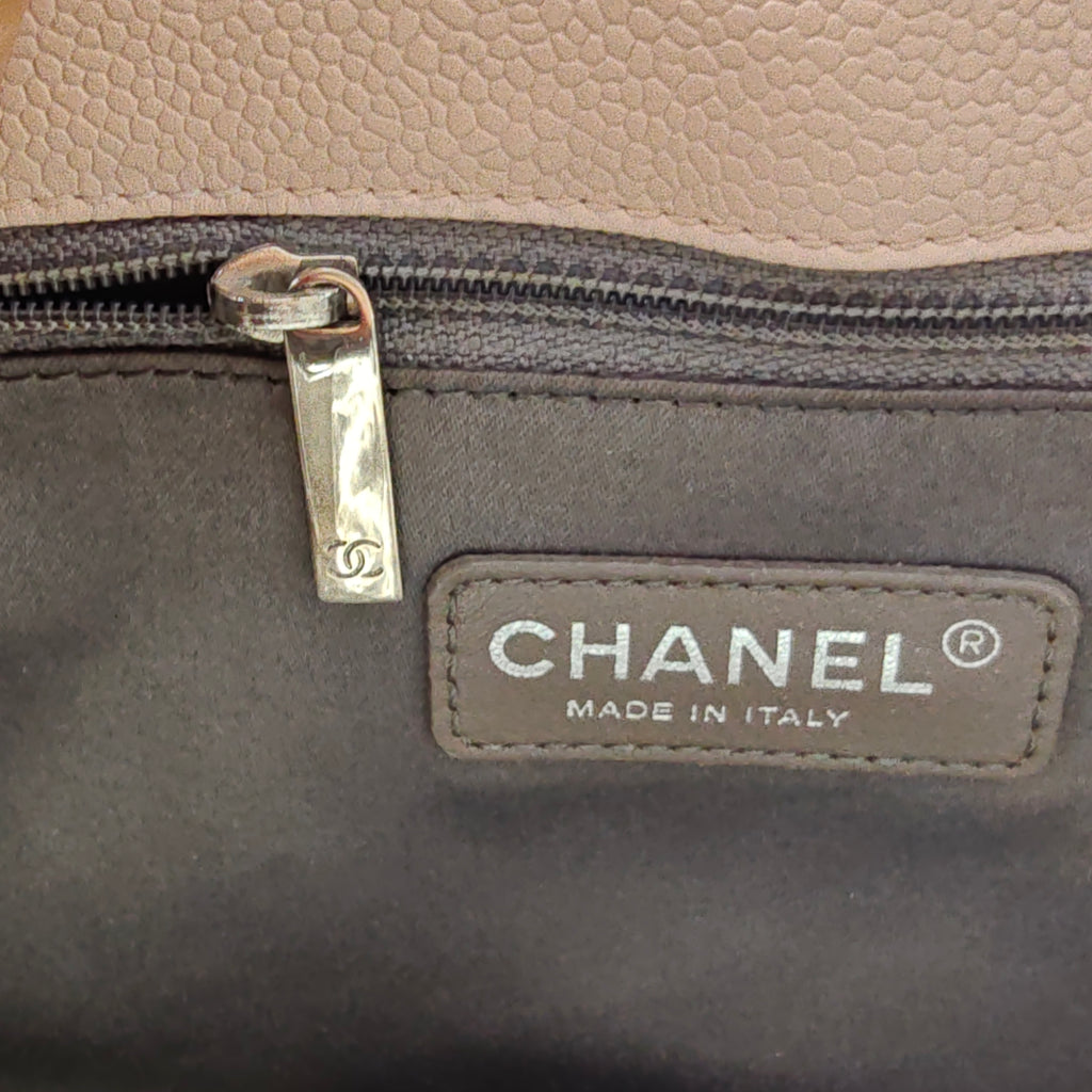 Grand Timeless Shopping Tote Quilted Caviar