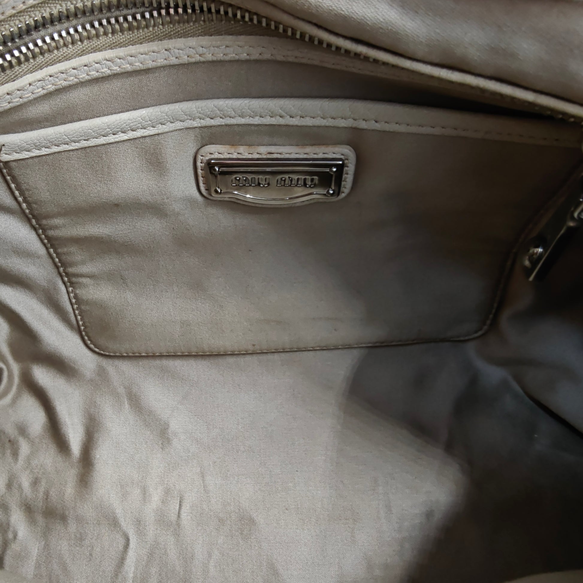 Off White Leather Pushlock Flap Top Handle Bag