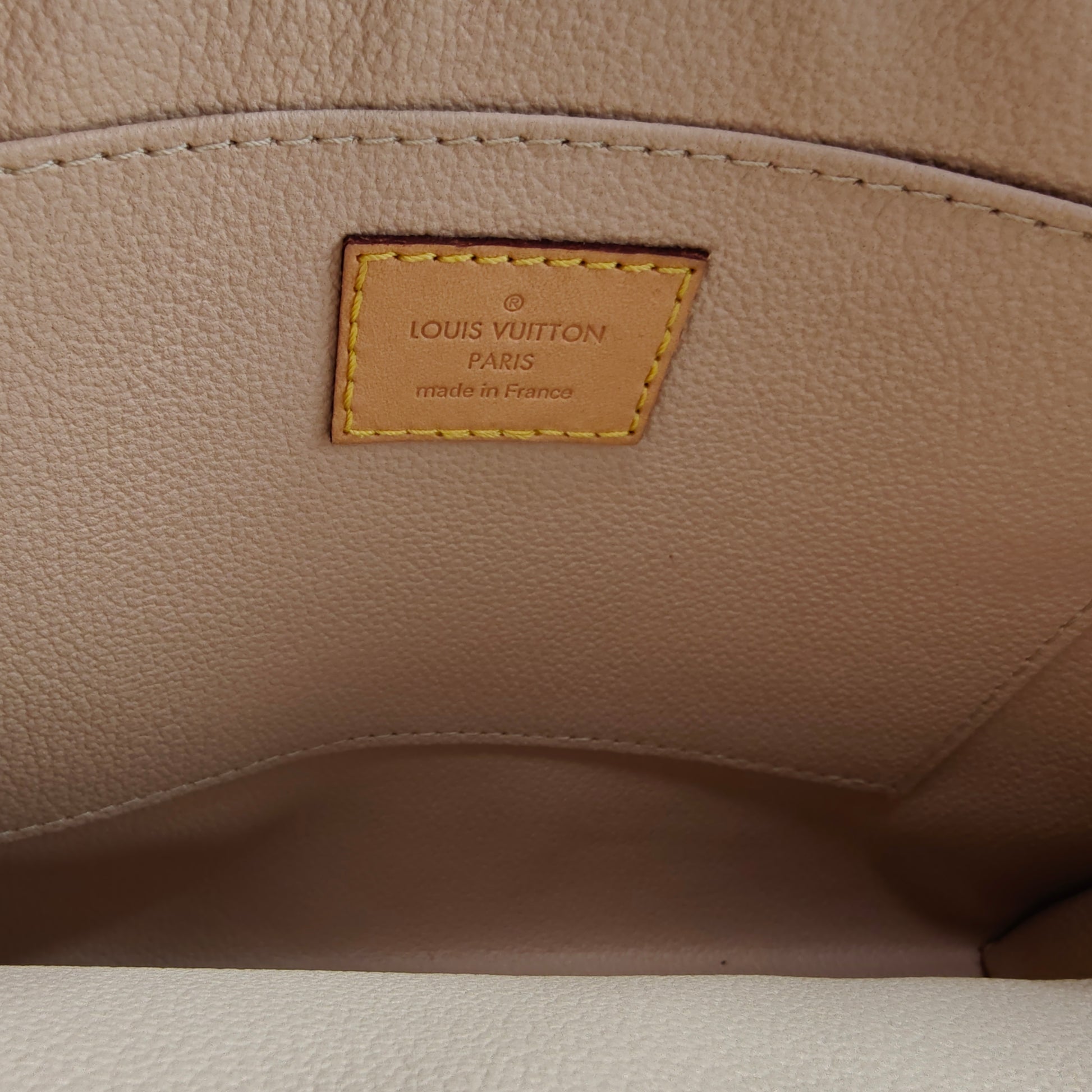 Toiletry Pouch Epi Leather 26