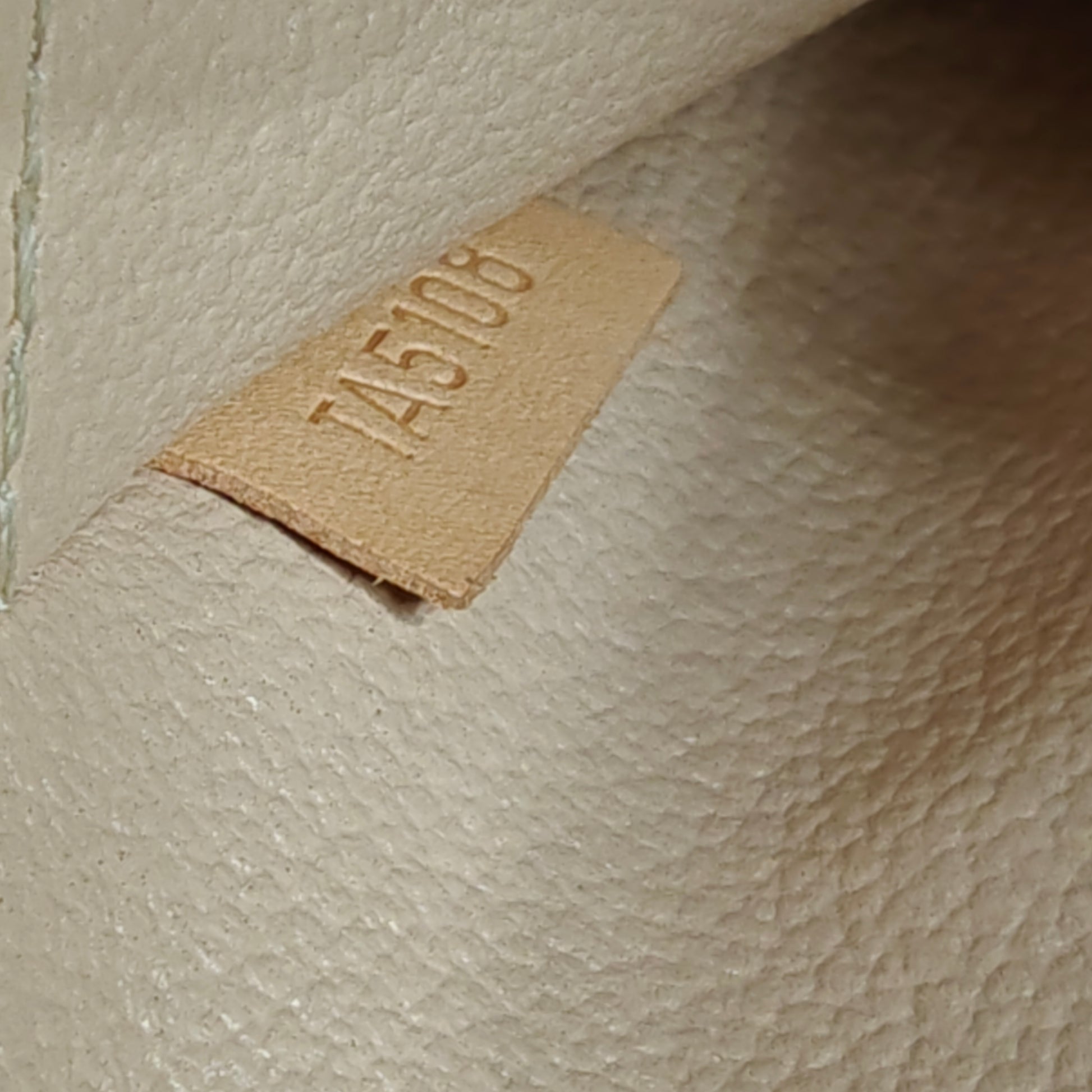 Toiletry Pouch Epi Leather 26