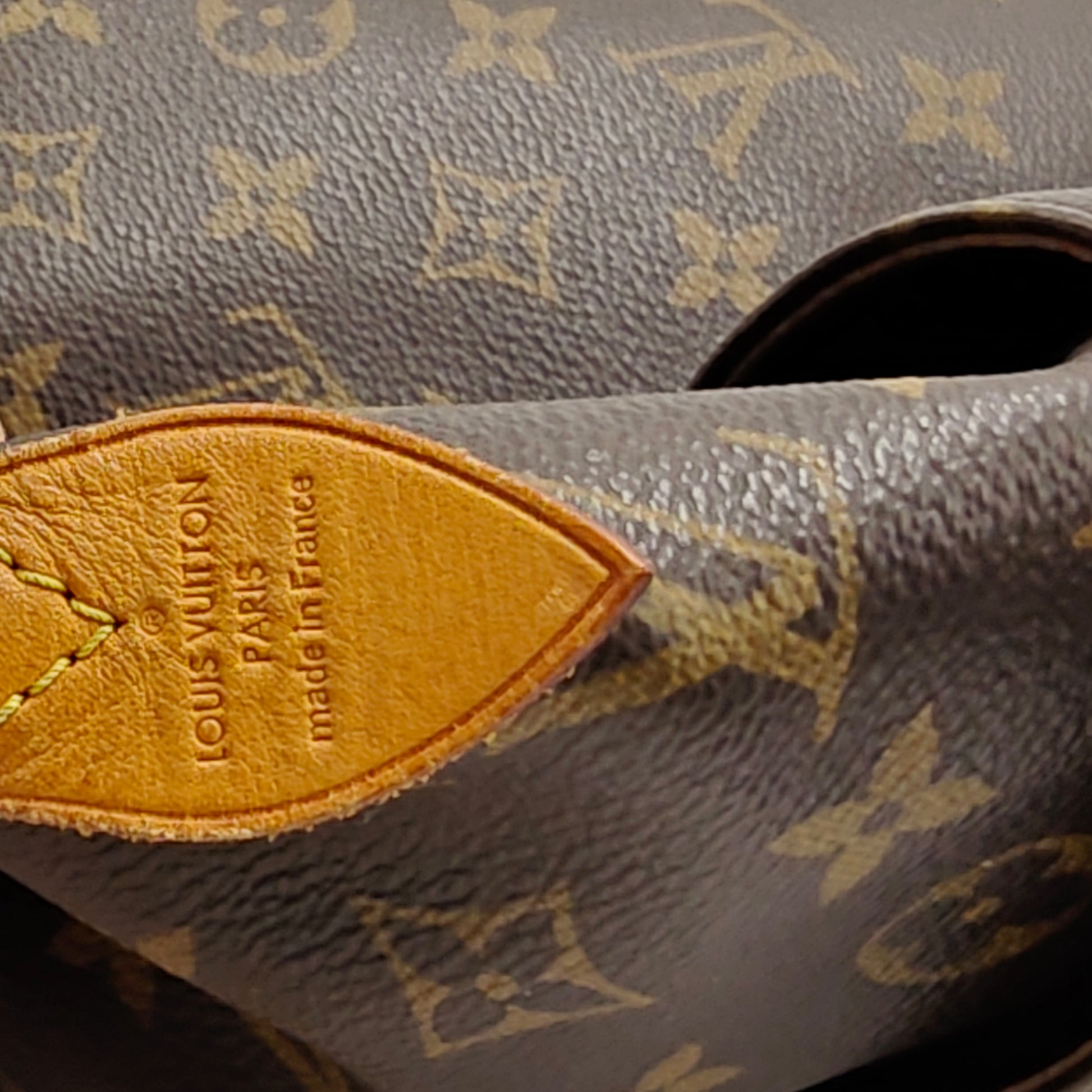 Totally Handbag Monogram Canvas MM
