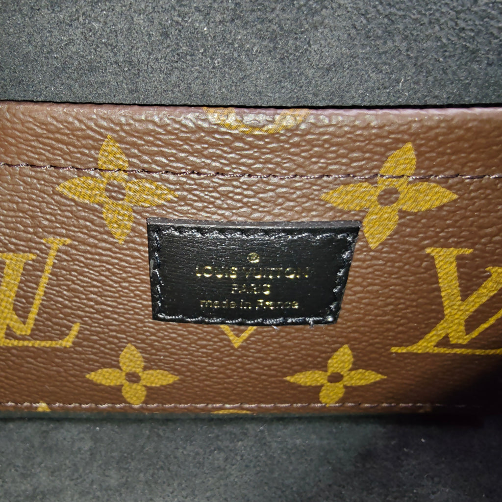 Officier Pouch With Strap Calfskin