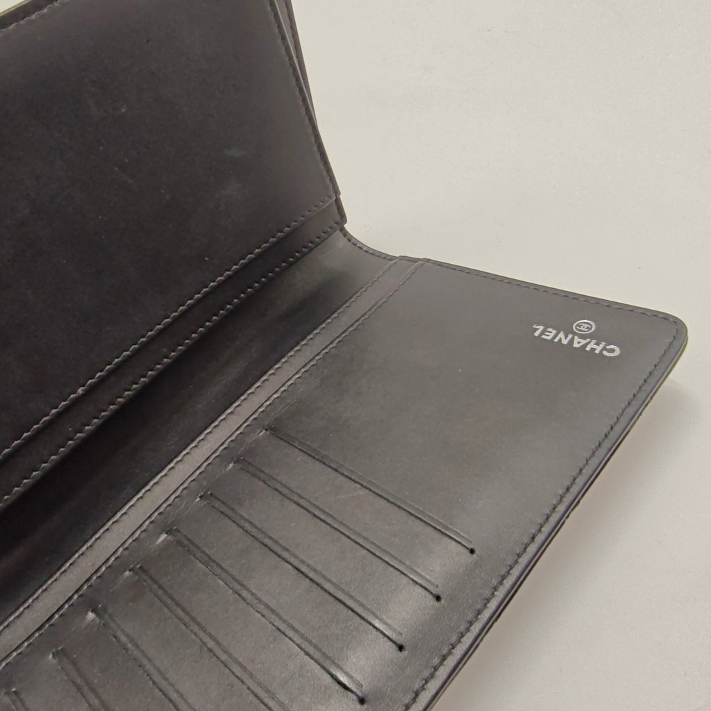 Brilliant Yen Interlocking CC Logo Continental Wallet