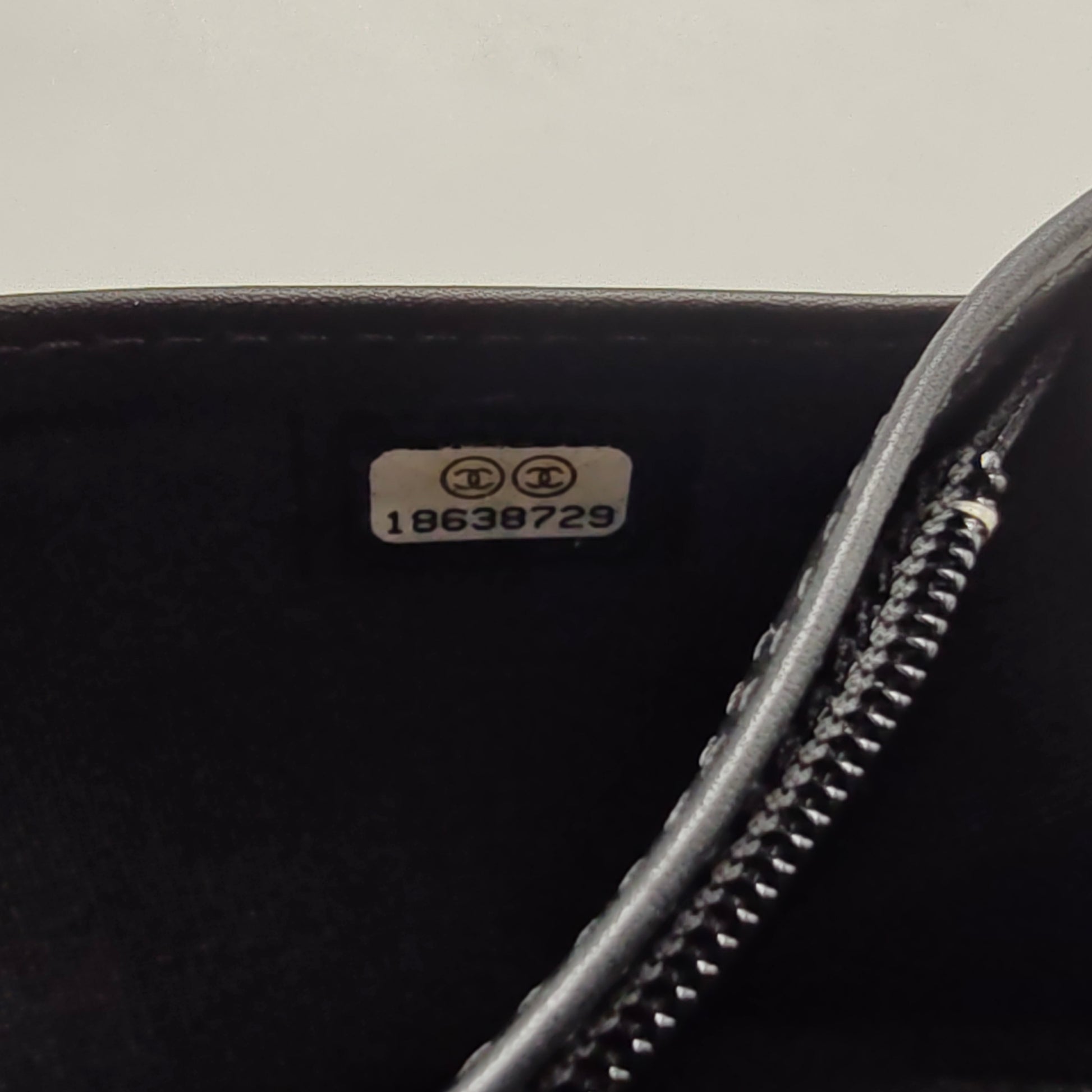 Brilliant Yen Interlocking CC Logo Continental Wallet