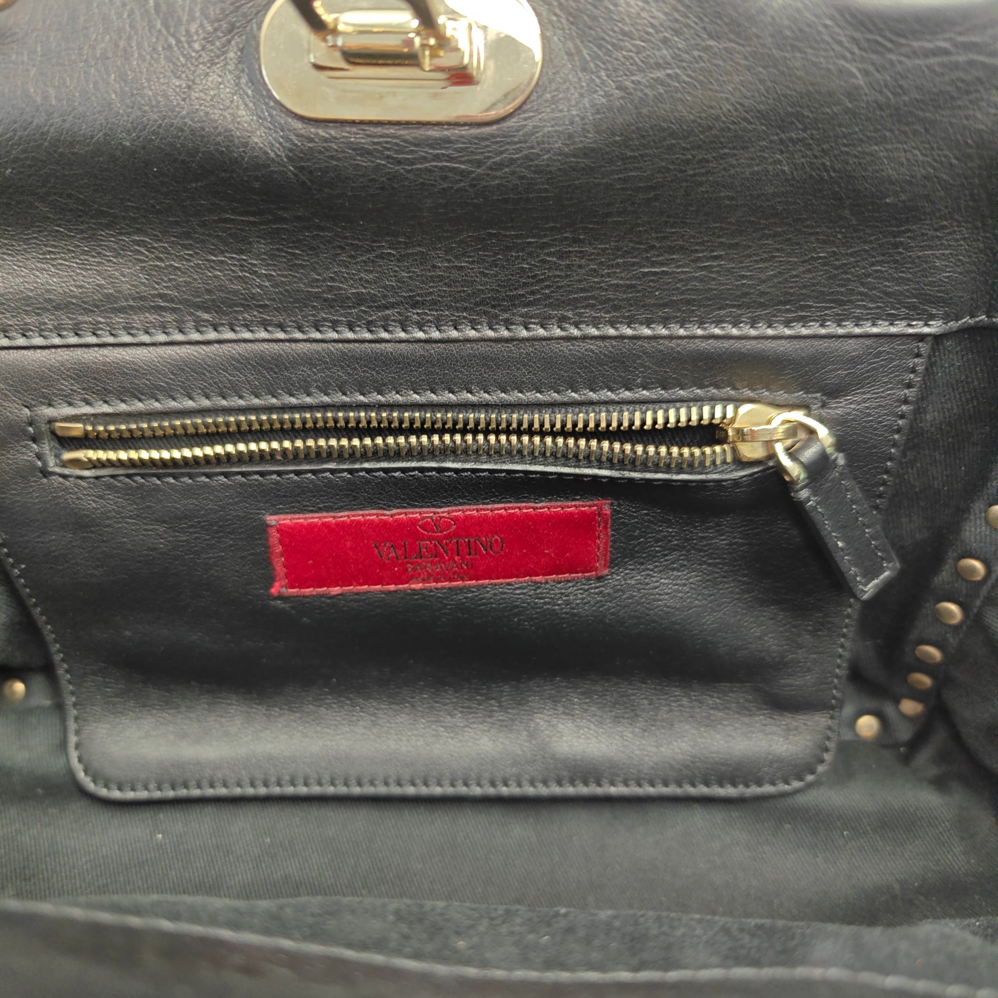 Vitello Small Rockstud Tote Black Sold Out