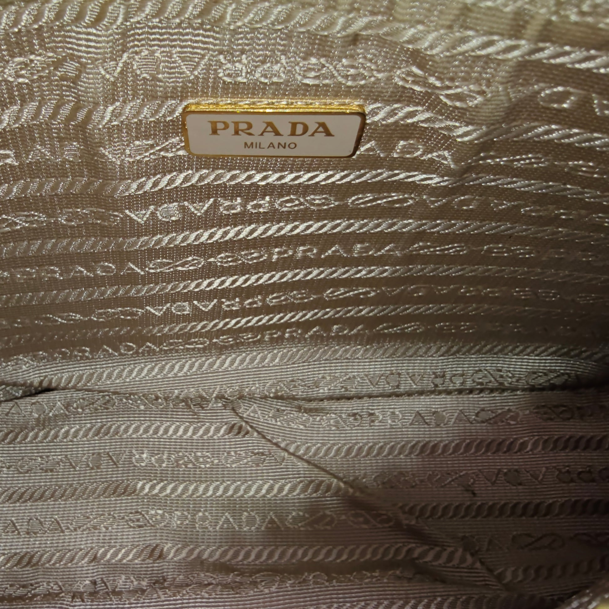 Re-Edition 2005 Shoulder Bag Saffiano Leather Small