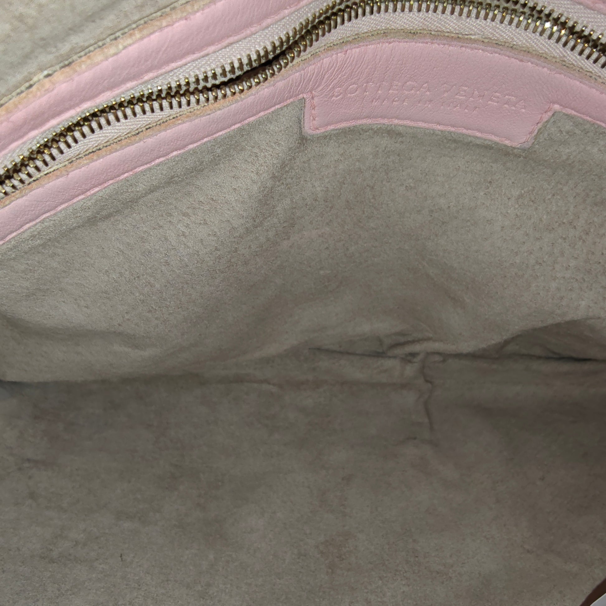 Veneta Hobo Intrecciato Nappa Medium