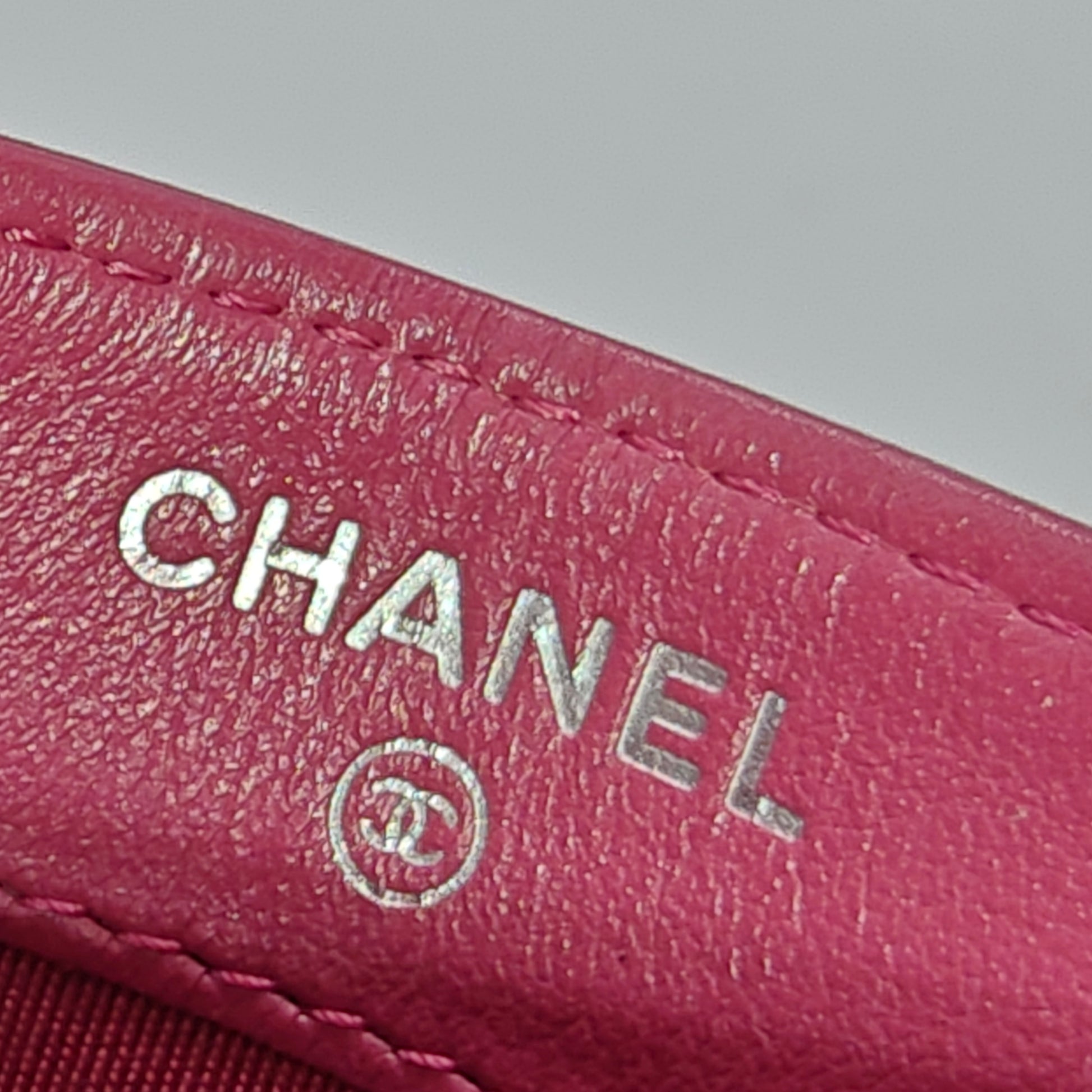 Lambskin Camellia Embossed Card Holder Fuchsia