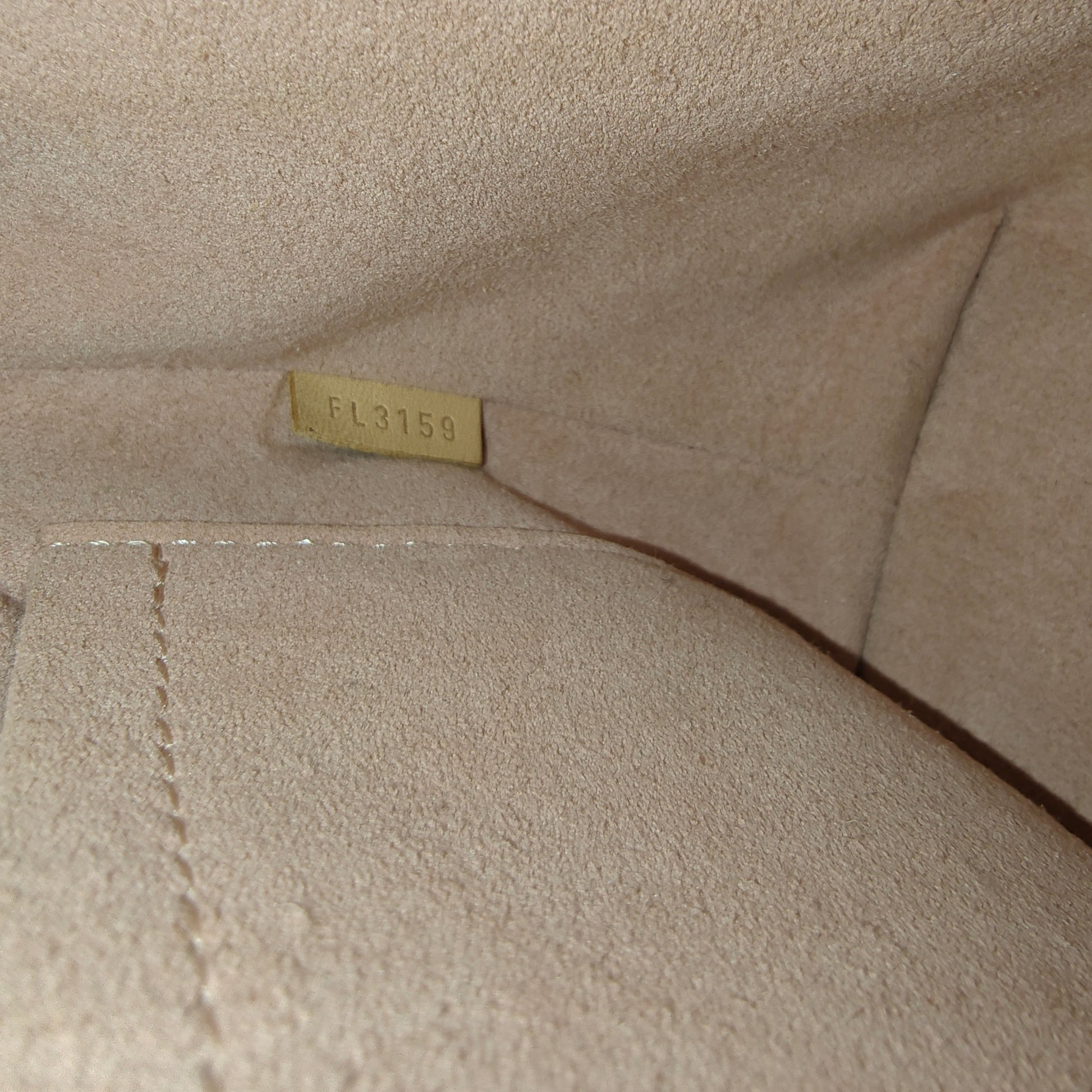 Monogram V Tote BB Rose Poudre
