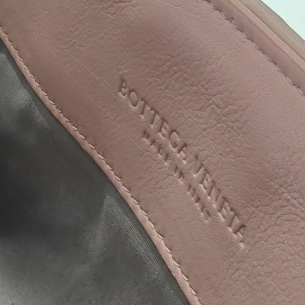 Intrecciato Shoulder Bag in Indie Pink