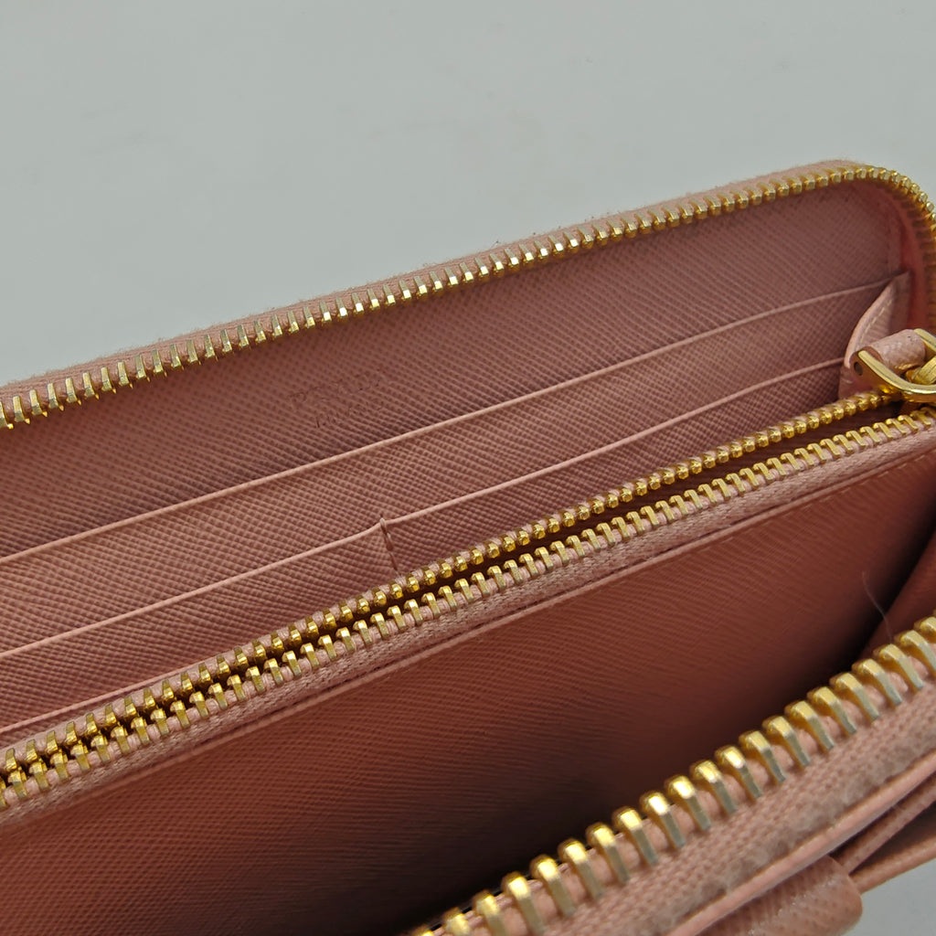 Saffiano Vernice Fiocco Bow Zip Around Wallet Orchidea