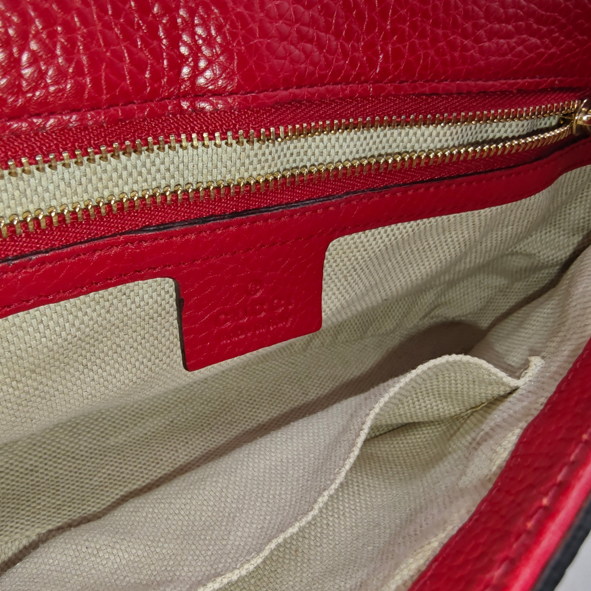 Pebbled Calfskin Medium Soho Flap Crossbody Vibrant Red