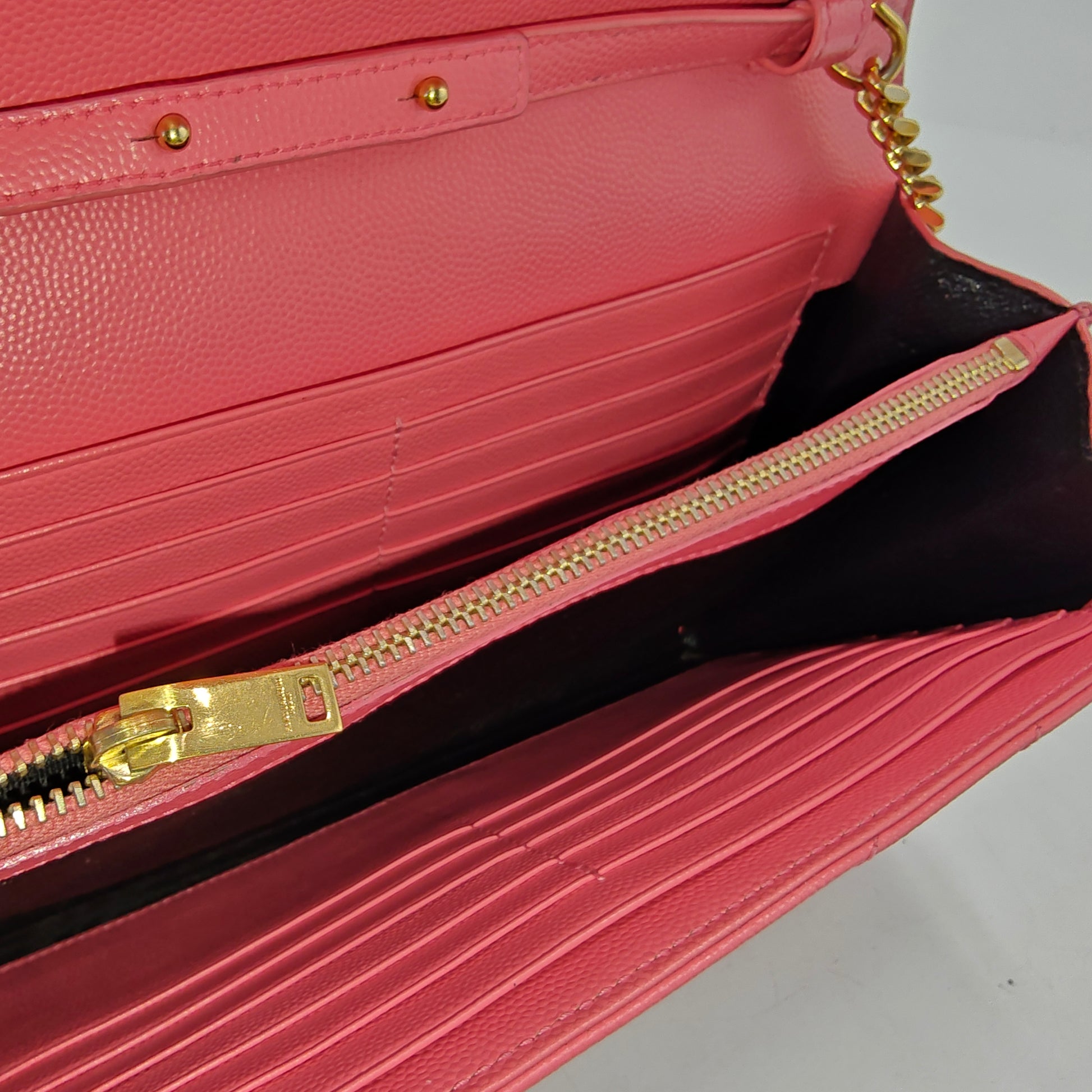 Grain De Poudre Matelasse Chevron Monogram Chain Wallet