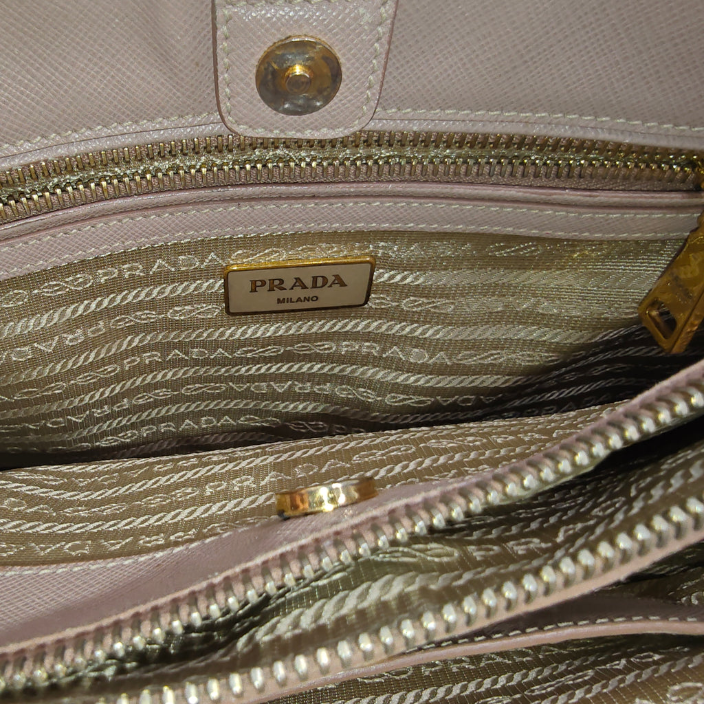 Saffiano Lux Medium Tote Cammeo