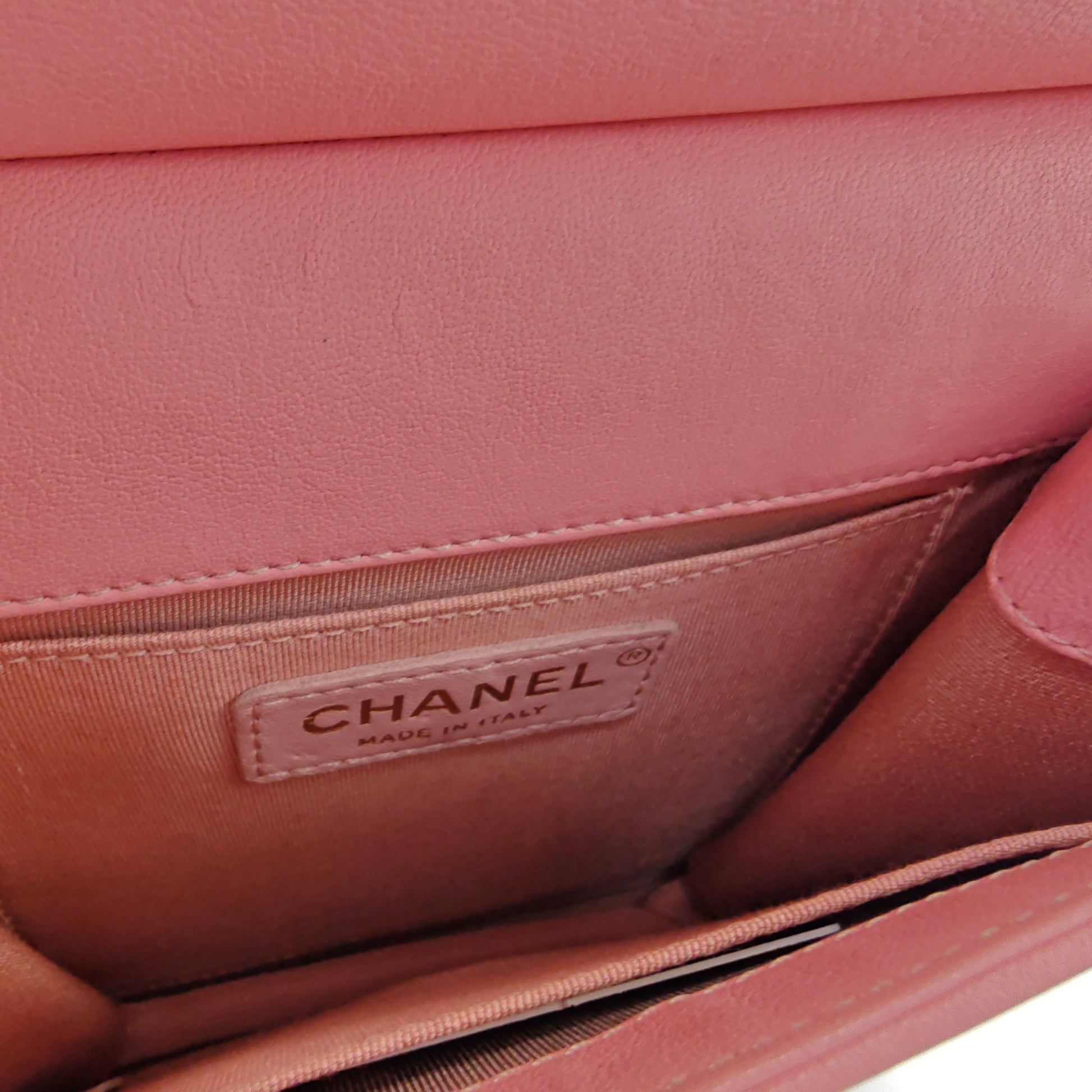 Lambskin Quilted Chic Pearls Flap