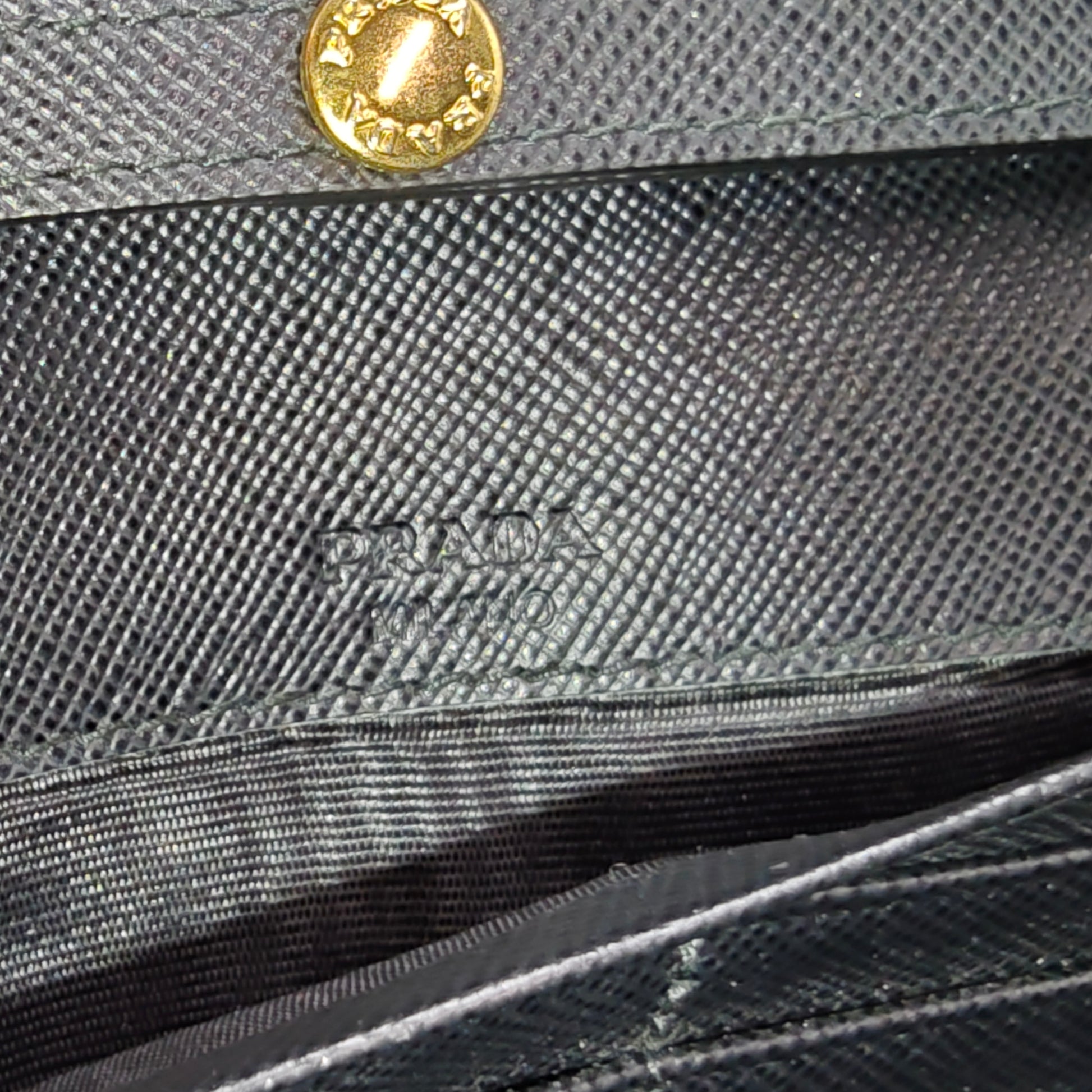 Saffiano Chain Wallet Black