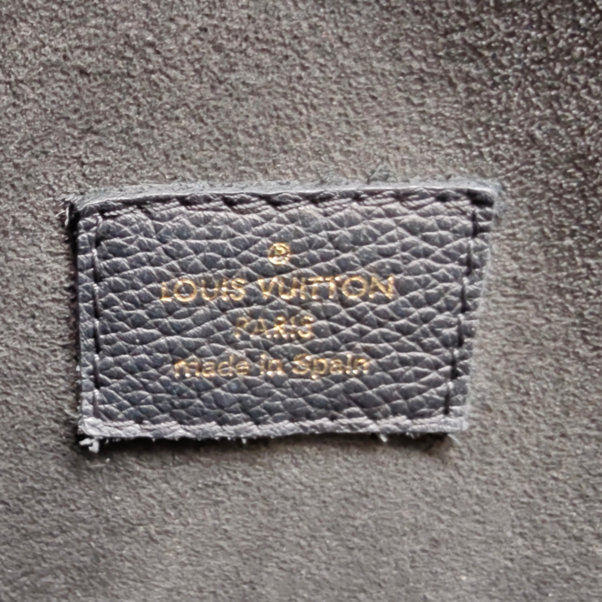 Monogram Victoire Black