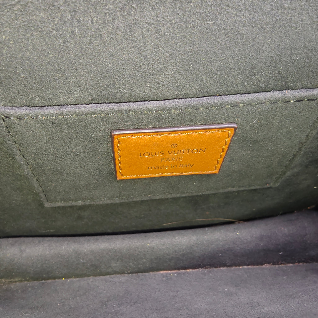 Reverse Monogram Dauphine Mini