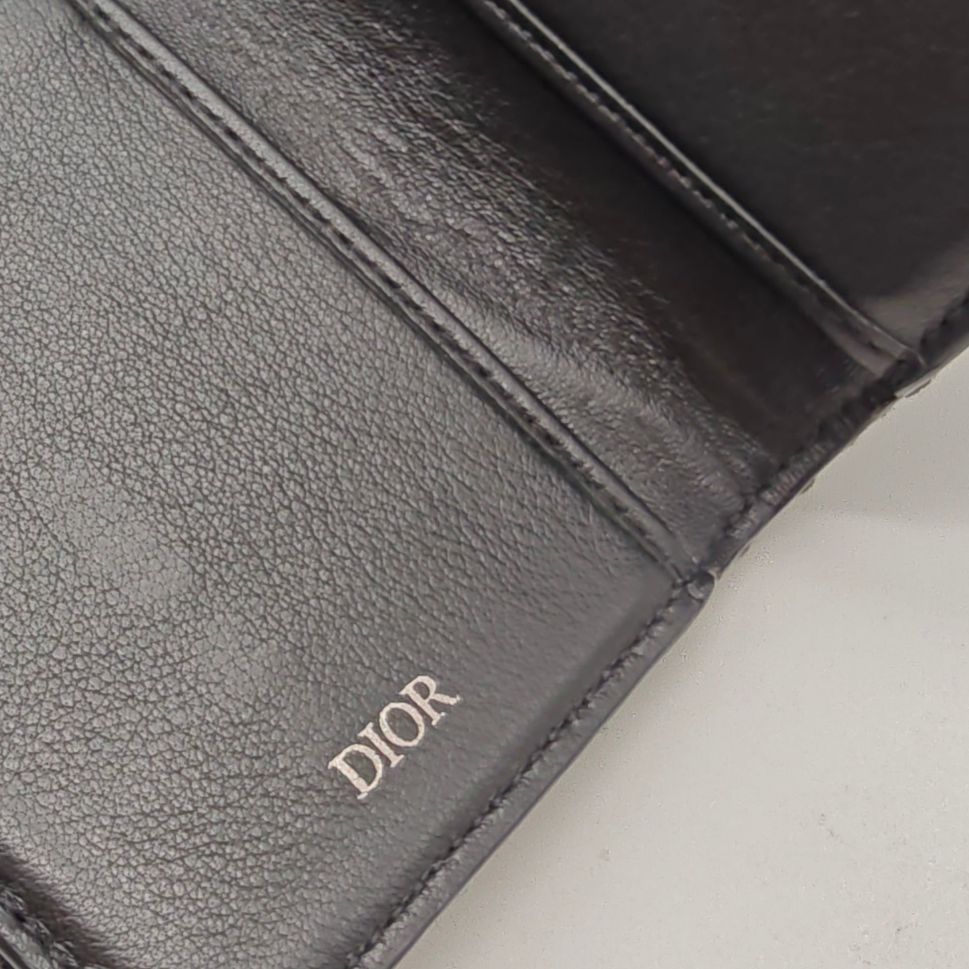 Oblique Bi-Fold Card Holder Black For Gisel