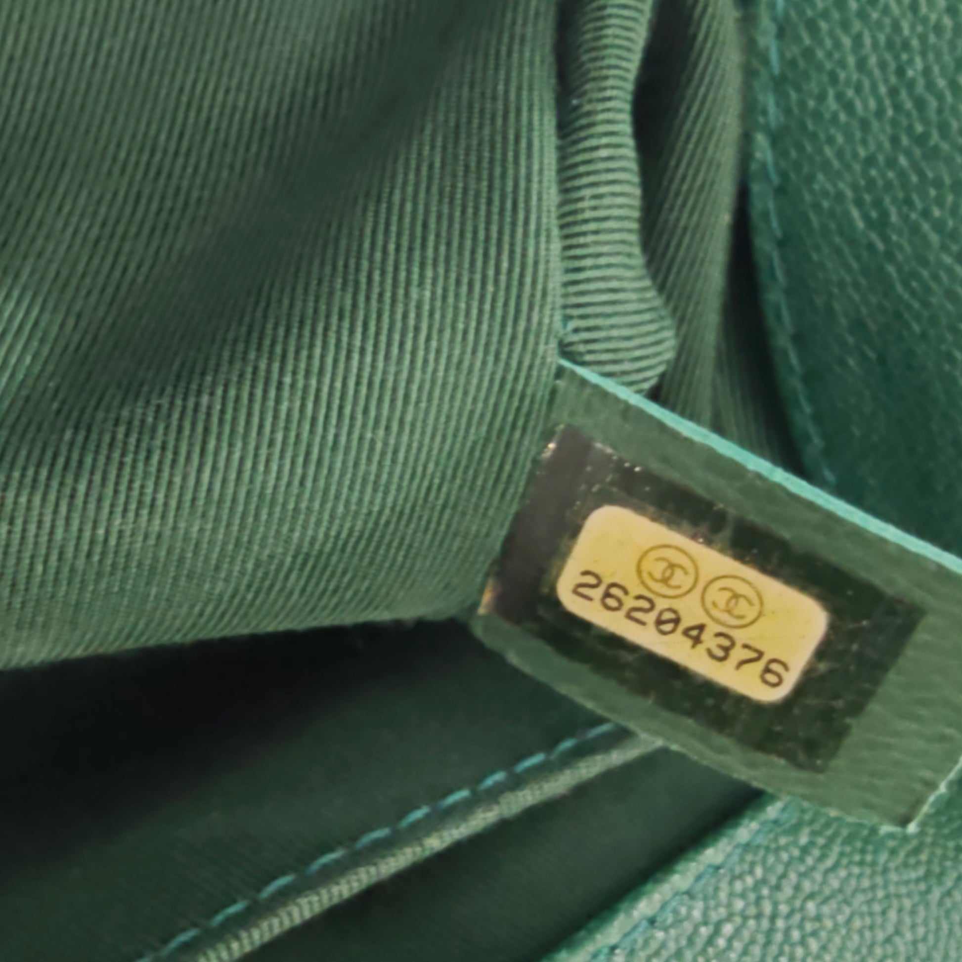 Caviar Quilted Medium Boy Flap Green twins