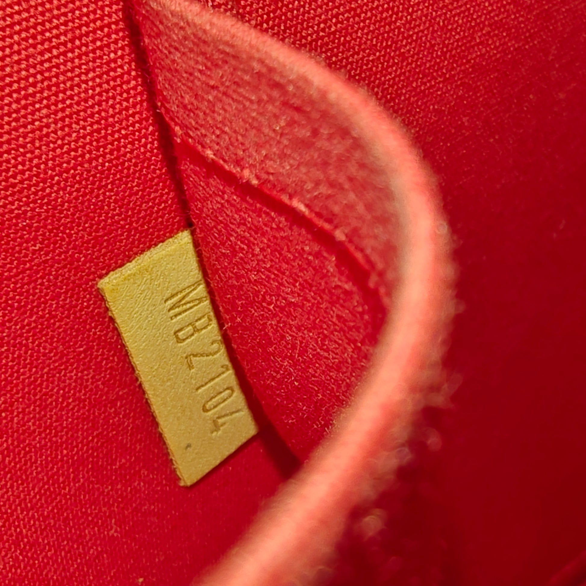 Vernis Alma PM Cherry