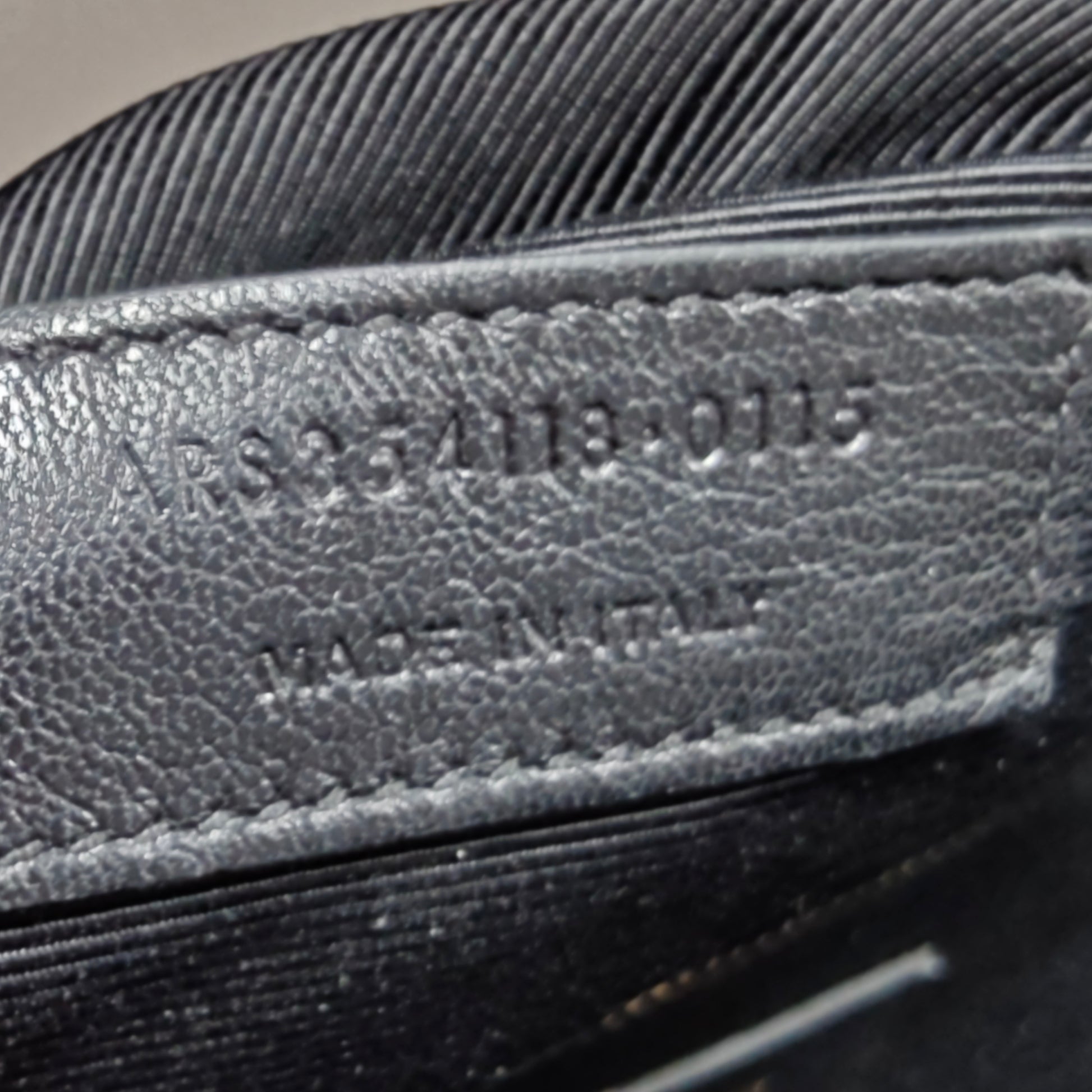 Saint Laurent Bandolera Satchel Monogramme de Cuero