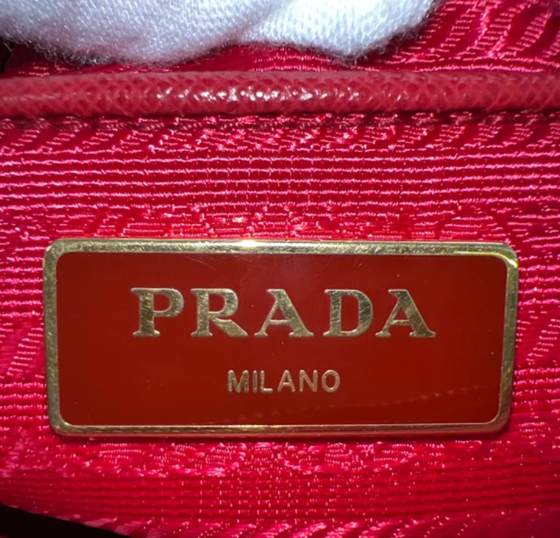 Saffiano Lux Large Galleria Double Zip Tote Fuoco B24151