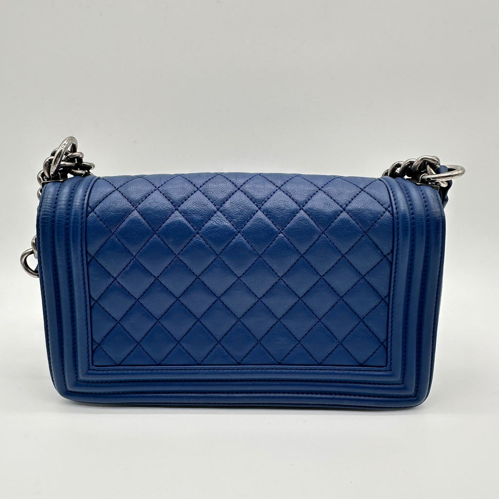 Calfskin Quilted Medium Boy Flap Dark Navy