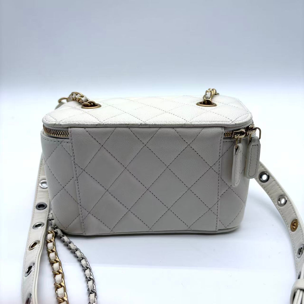 Sweet Heart Vanity Case with Chain Quilted Caviar Small
